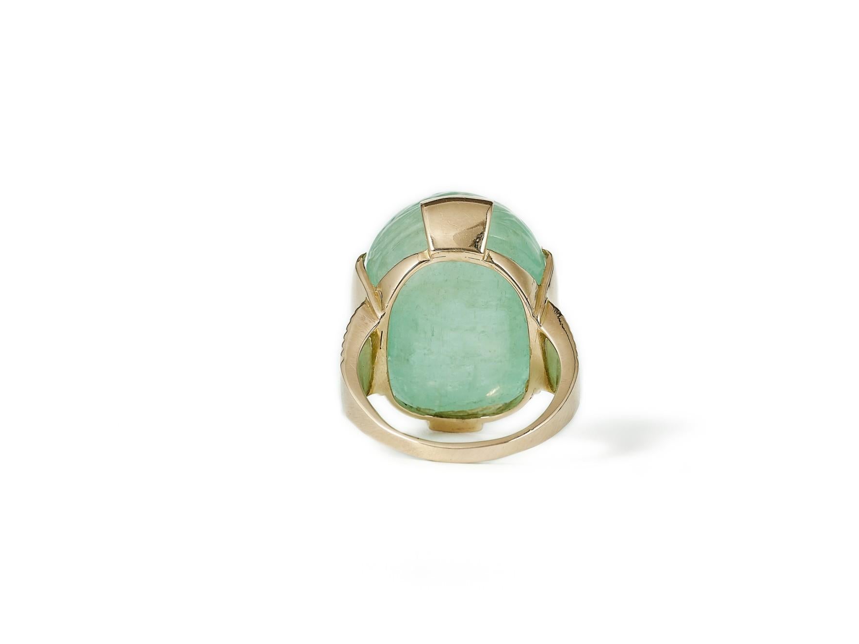 Esmeralda tallada de 34 ct, anillo de oro de 18 quilates, por Alexander Tillander ca 1970. en venta 1