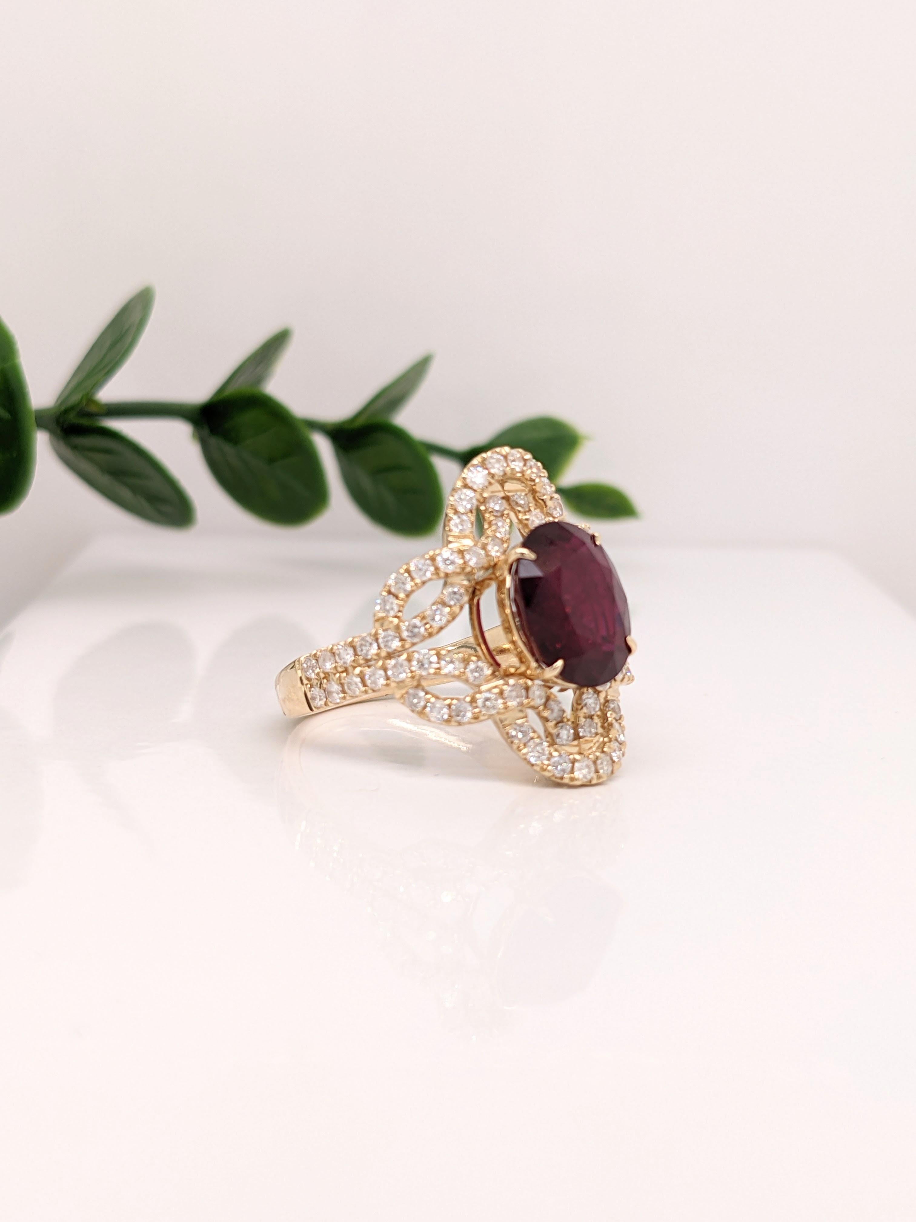 This beautiful infinity diamond halo ring features a sparkling red ruby in and 14k yellow gold and twisting infinity diamond halo.

Specifications

Stone: Ruby
Origin: Mozambique
Treatment: Heated
Hardness: 9
Shape: Oval
Size: 9.5x6.5mm
Weight: