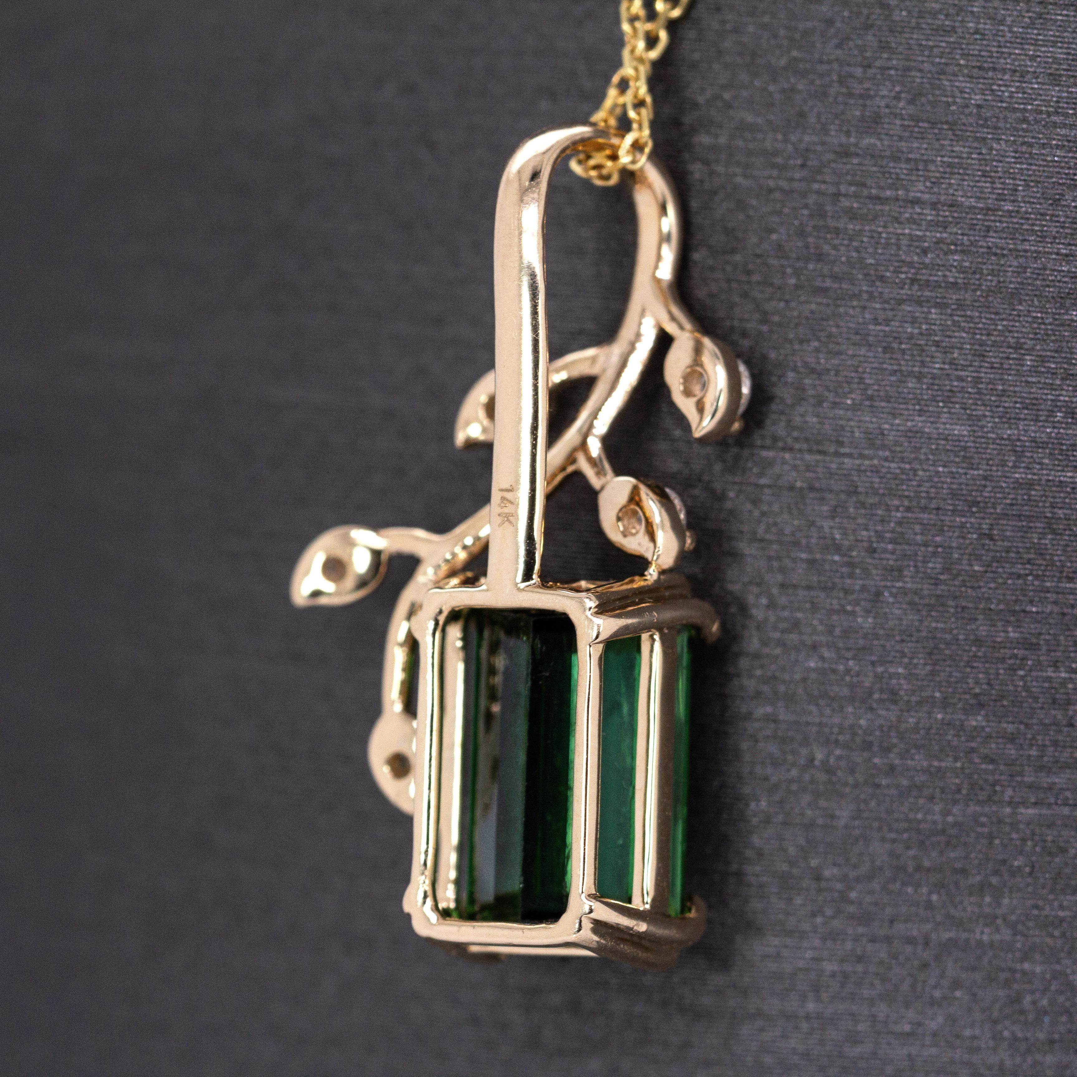 Pendentif Tourmaline chromée 3,4cts avec accents de diamants naturels : Or massif 14K Pour femmes en vente
