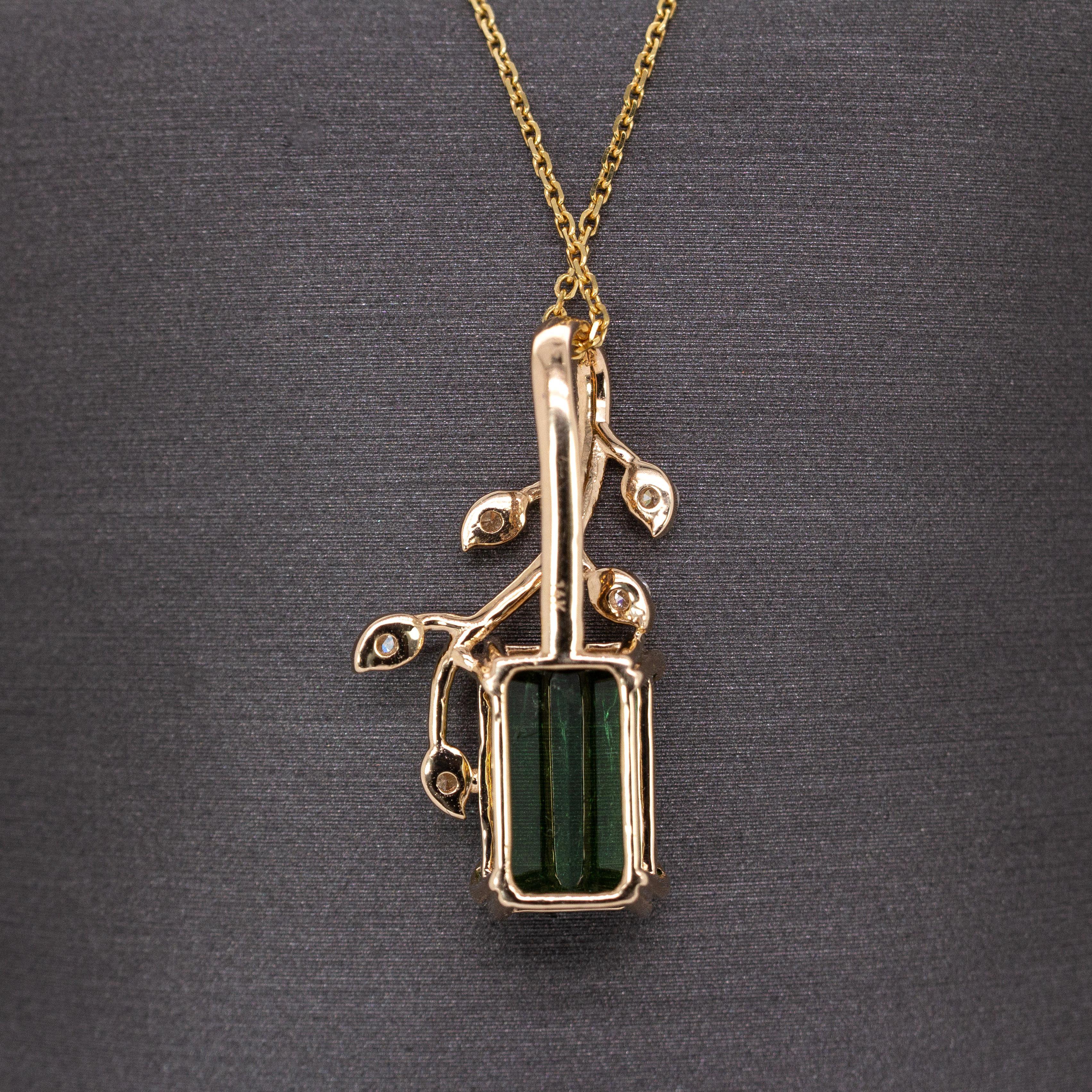 Pendentif Tourmaline chromée 3,4cts avec accents de diamants naturels : Or massif 14K en vente 1