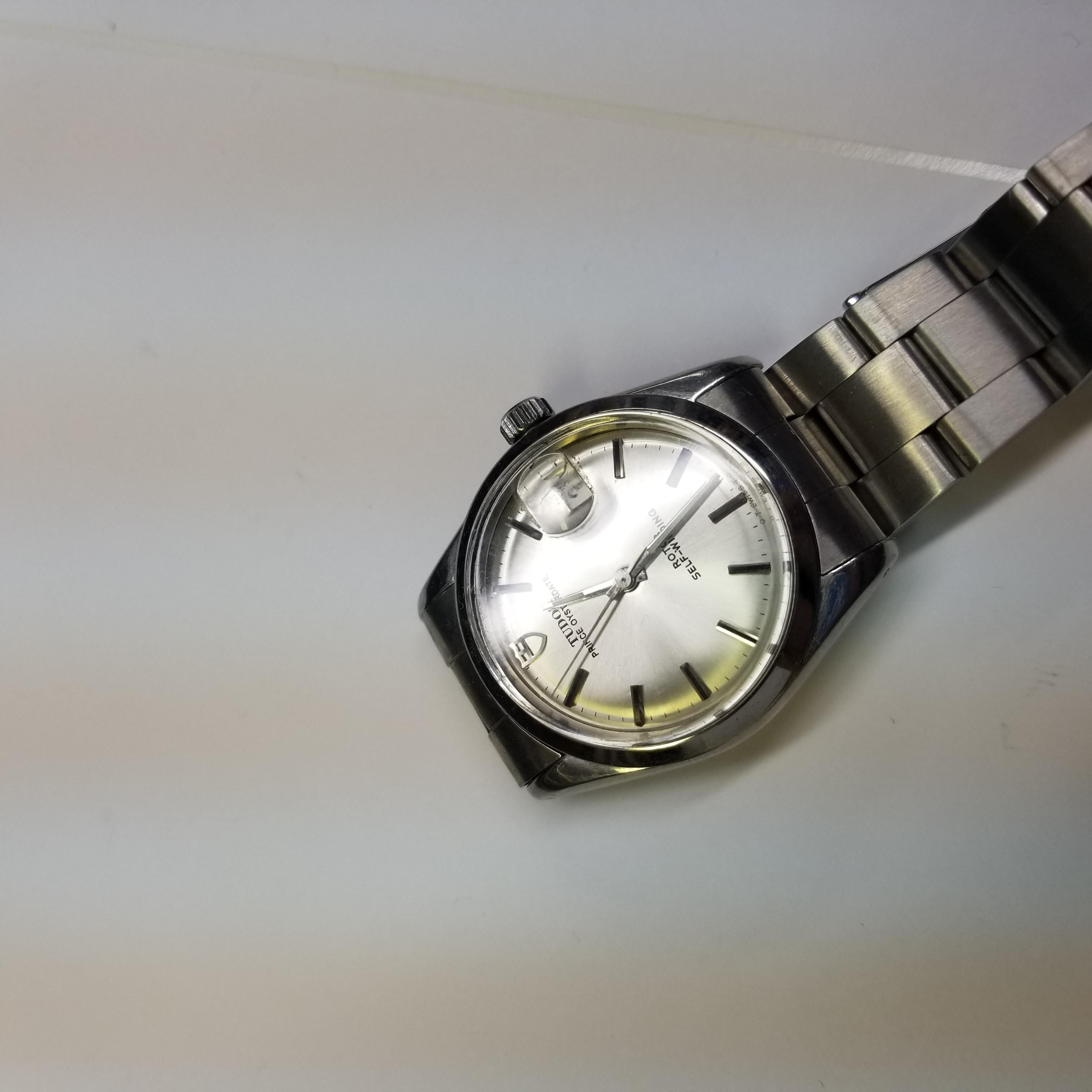Plus de details sur ce Tudor Prince Oysterdate - Occasion (Bon)
Détails
Informations de base
Marque	Tudor
Modèle	Prince Oysterdate
Mouvement	Quartz
Matériau du boîtier	Acier
Matériau du bracelet	Acier
Année de production	1986