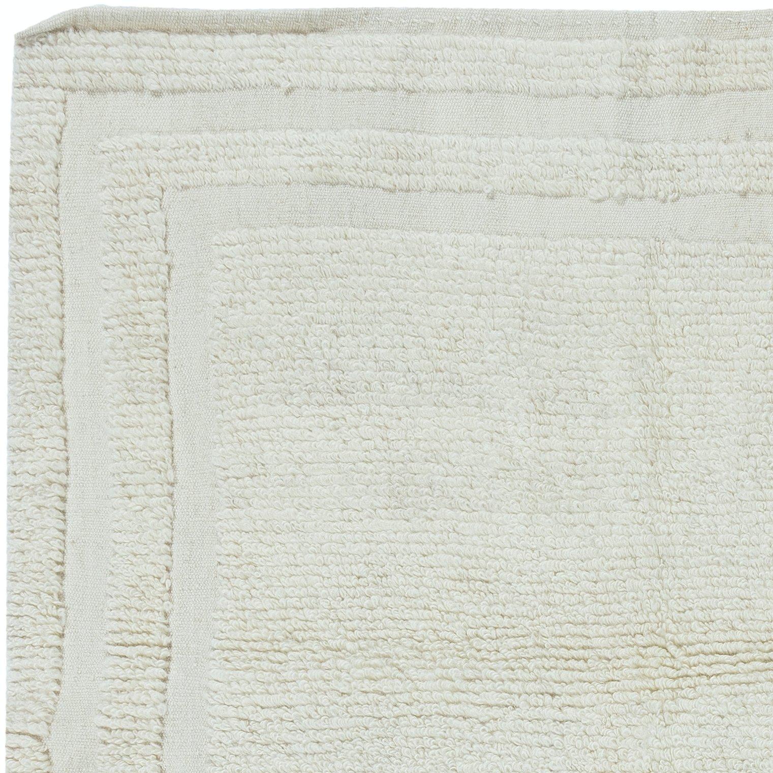 Minimalistischer türkischer kleiner Tulu-Teppich im Vintage-Stil in Beige, 100% natürliche Wolle, 3.4x3.7 Ft (Türkisch) im Angebot
