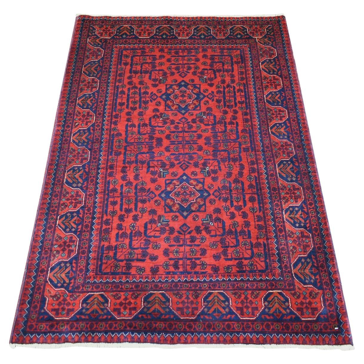 3
4 "x4
10" Rouge profond et saturé, tapis Afghan Khamyab en laine douce noué à la main