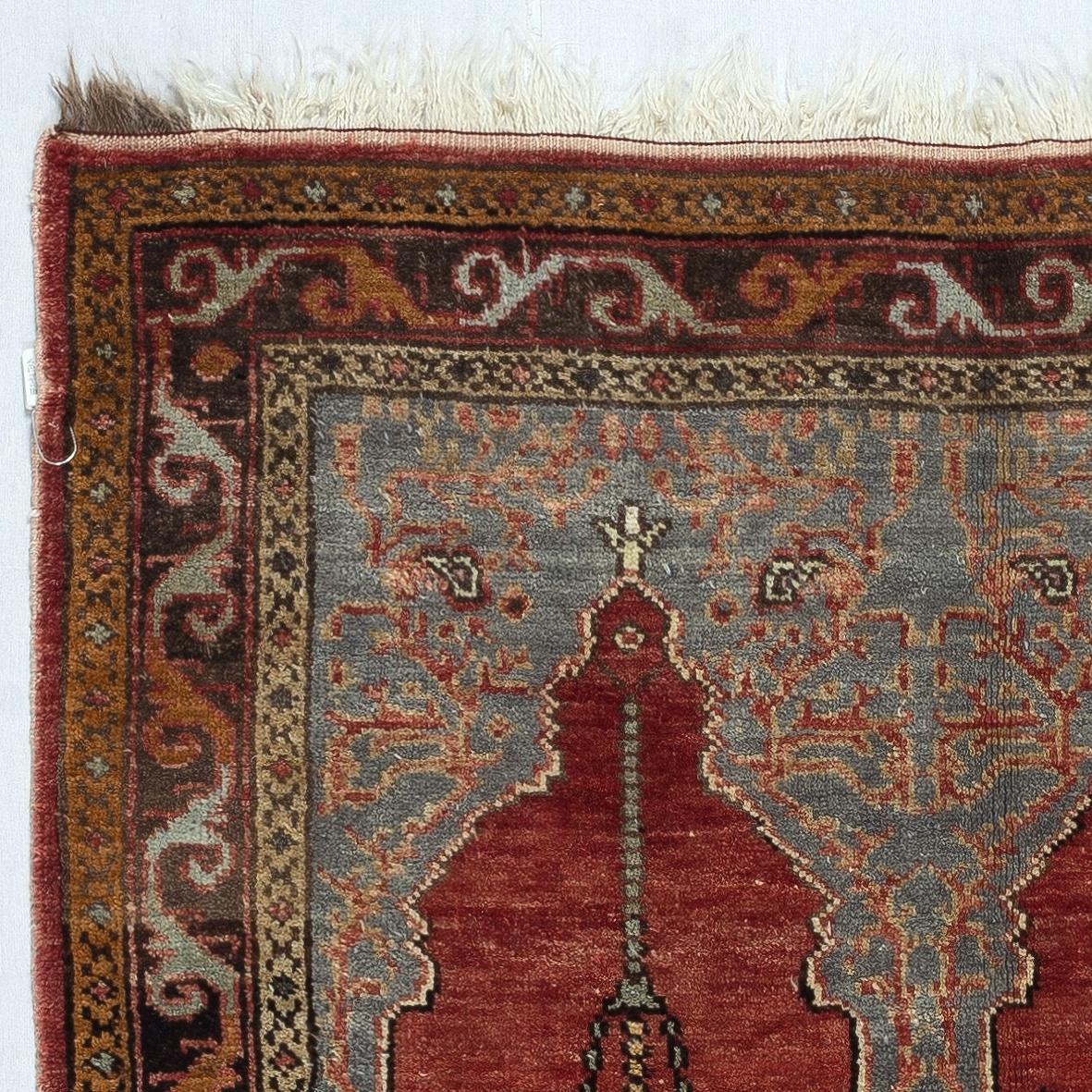 Turc 3.4x5 Ft Tapis de prière turc fait main. Cadeau du Ramadan. Mat de prière rouge vintage en vente