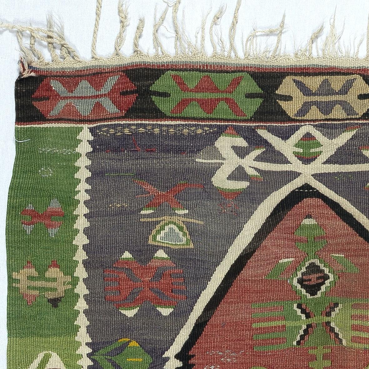 3.4x5.3 Ft Flat-Weave Turkish Small Kilim. 100% Wool. Vintage Prayer Rug In Good Condition For Sale In Spring Valley, NY