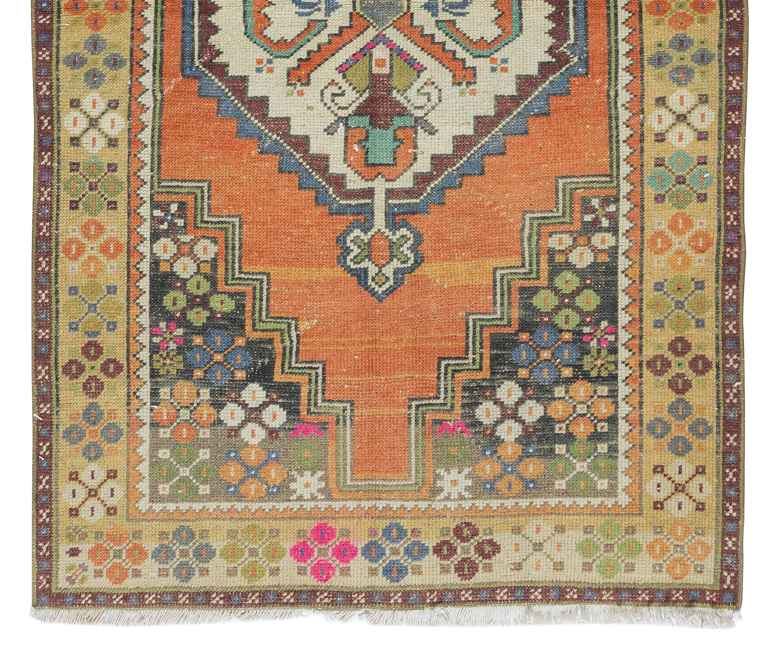 Handgeknüpfter türkischer Teppich im orientalischen Stil mit 3.4x6 Fuß, Vintage aus Wolle im Zustand „Gut“ im Angebot in Philadelphia, PA