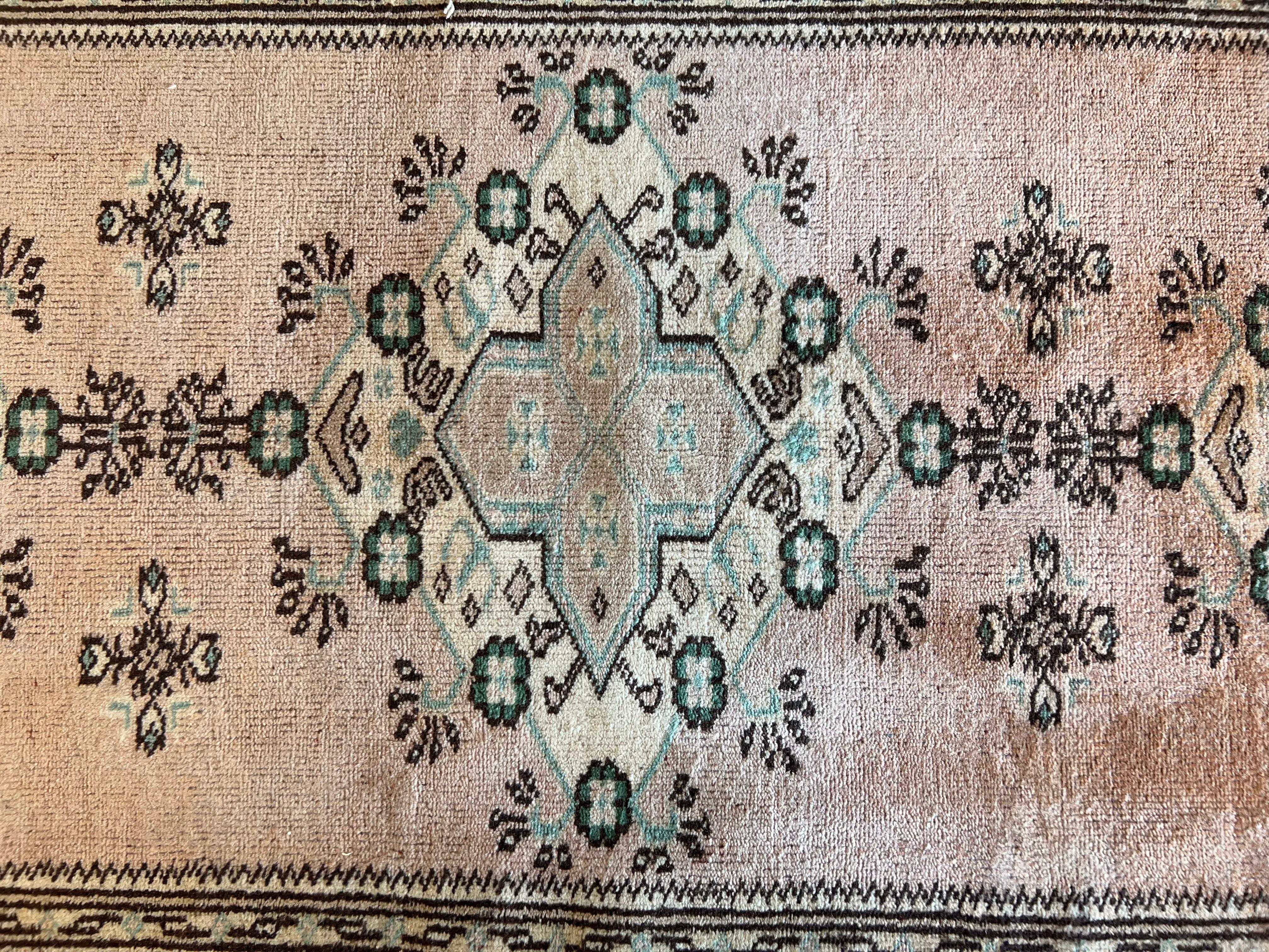 3.4x9 Ft Vintage Hand-knotted Turkish Kula Runner. Traditional Wool Oriental Rug For Sale 4