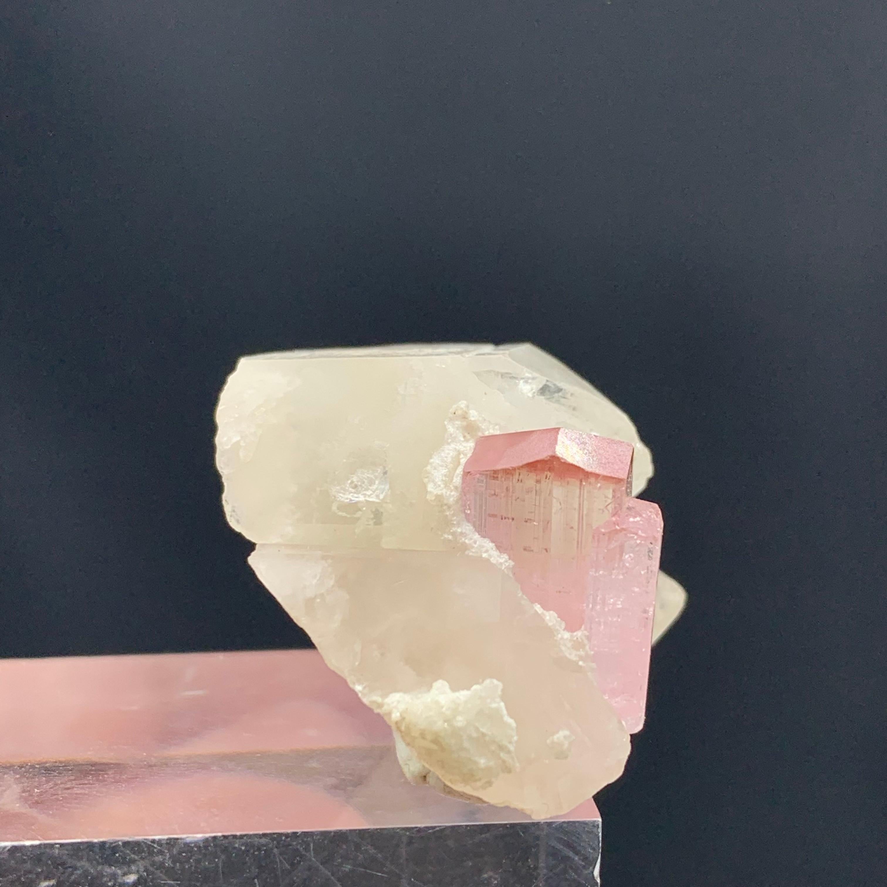 Spécimen de tourmaline rose taillée en 35 carats avec quartz de Kunar, Afghanistan  en vente 5
