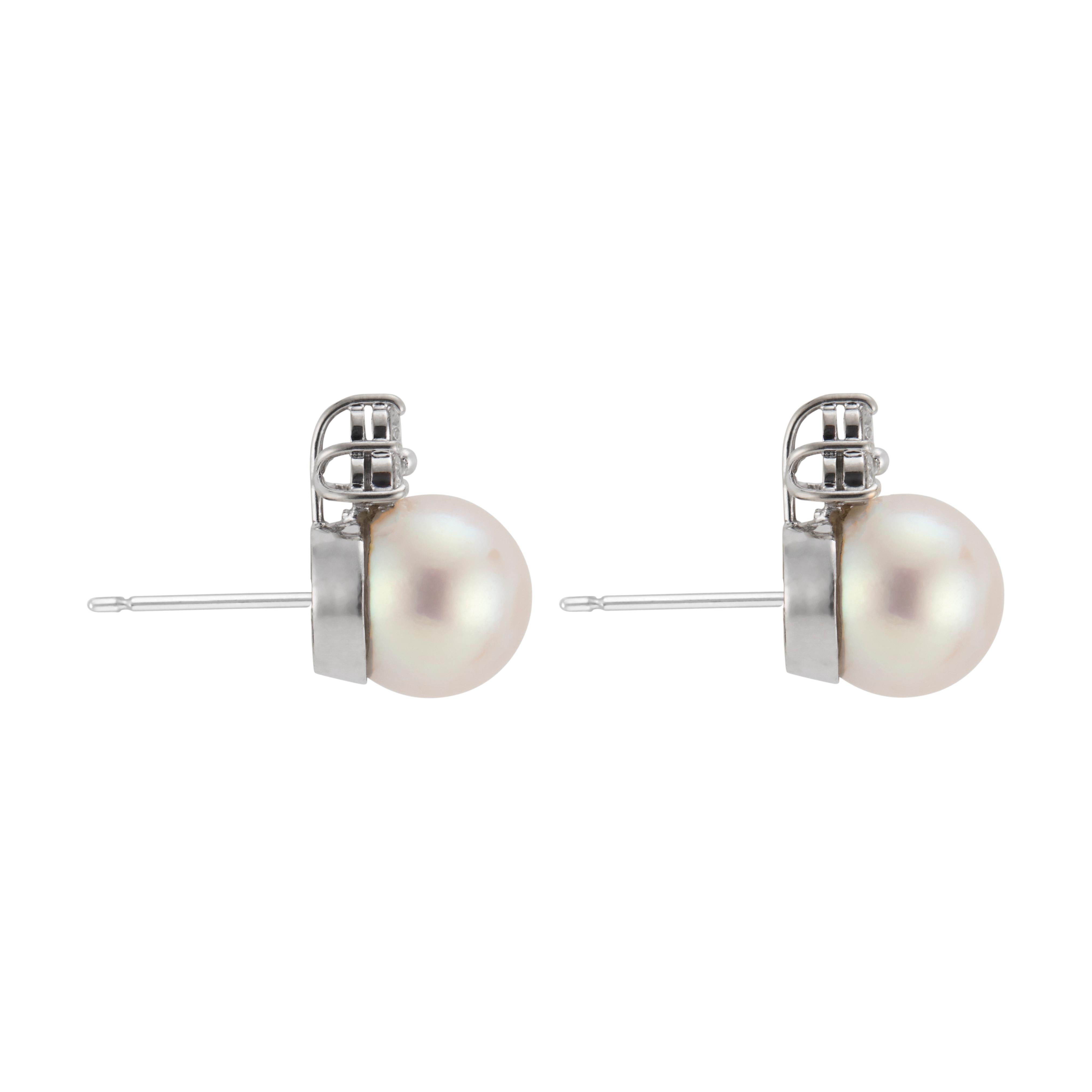 Donna Orecchini di metà secolo in oro bianco con diamante da .35 carati e perla Akoya in vendita