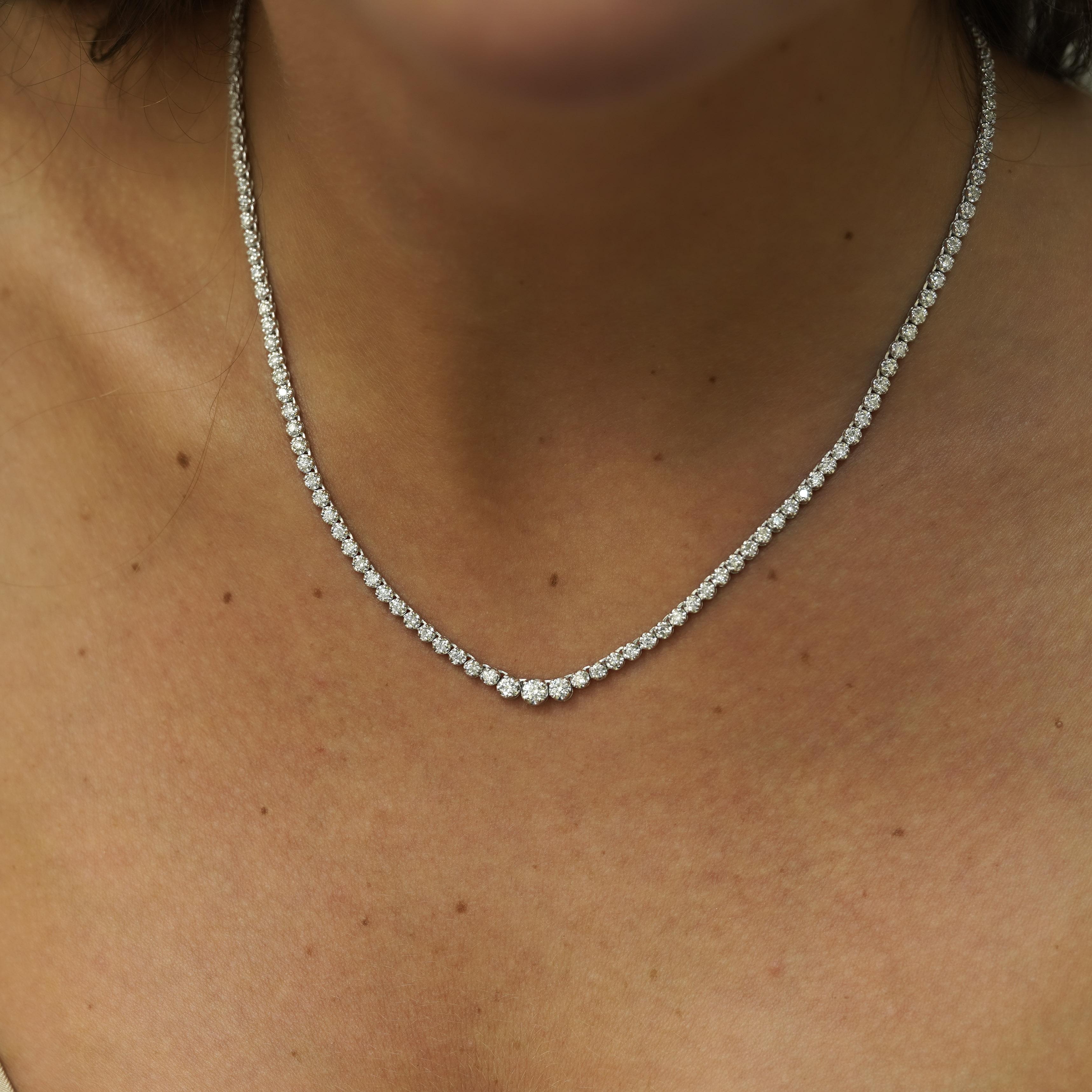 Collana Tennis graduata con diamanti da 3,5 carati in vendita 2
