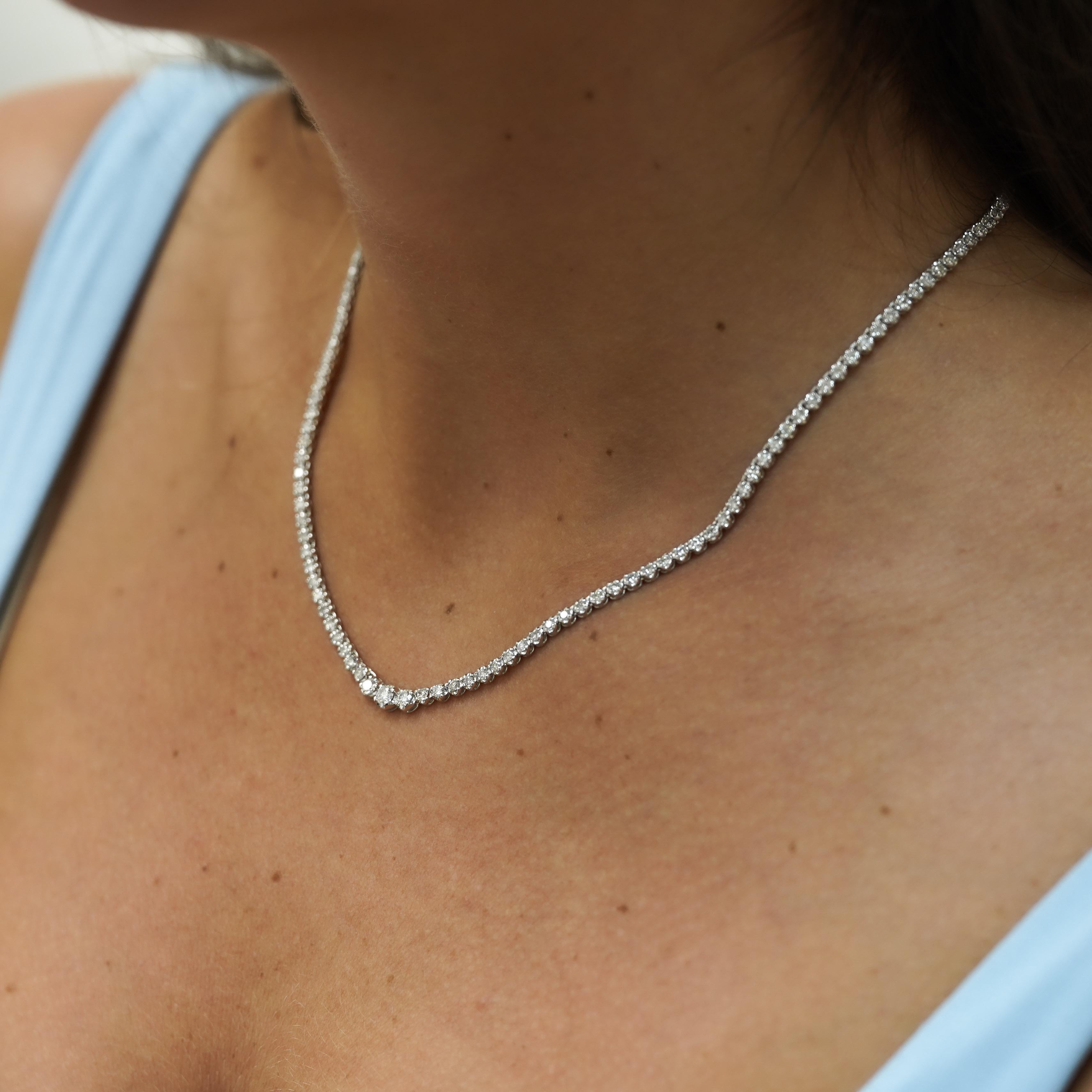 Collana Tennis graduata con diamanti da 3,5 carati in vendita 3