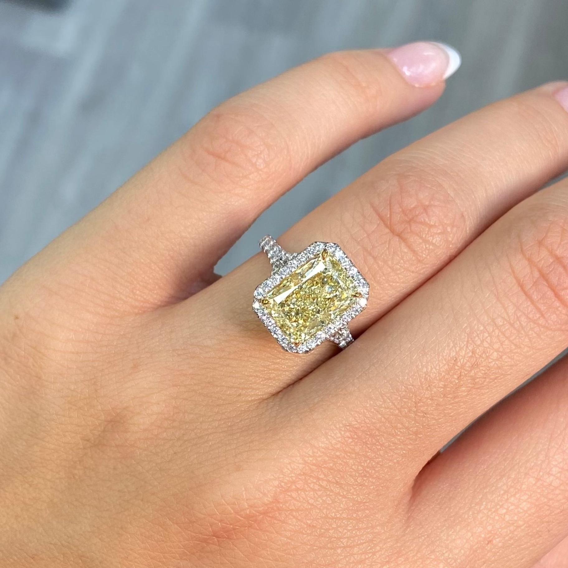 3,5 Karat GIA Light Yellow Radiant Halo Diamantring (Radiantschliff)