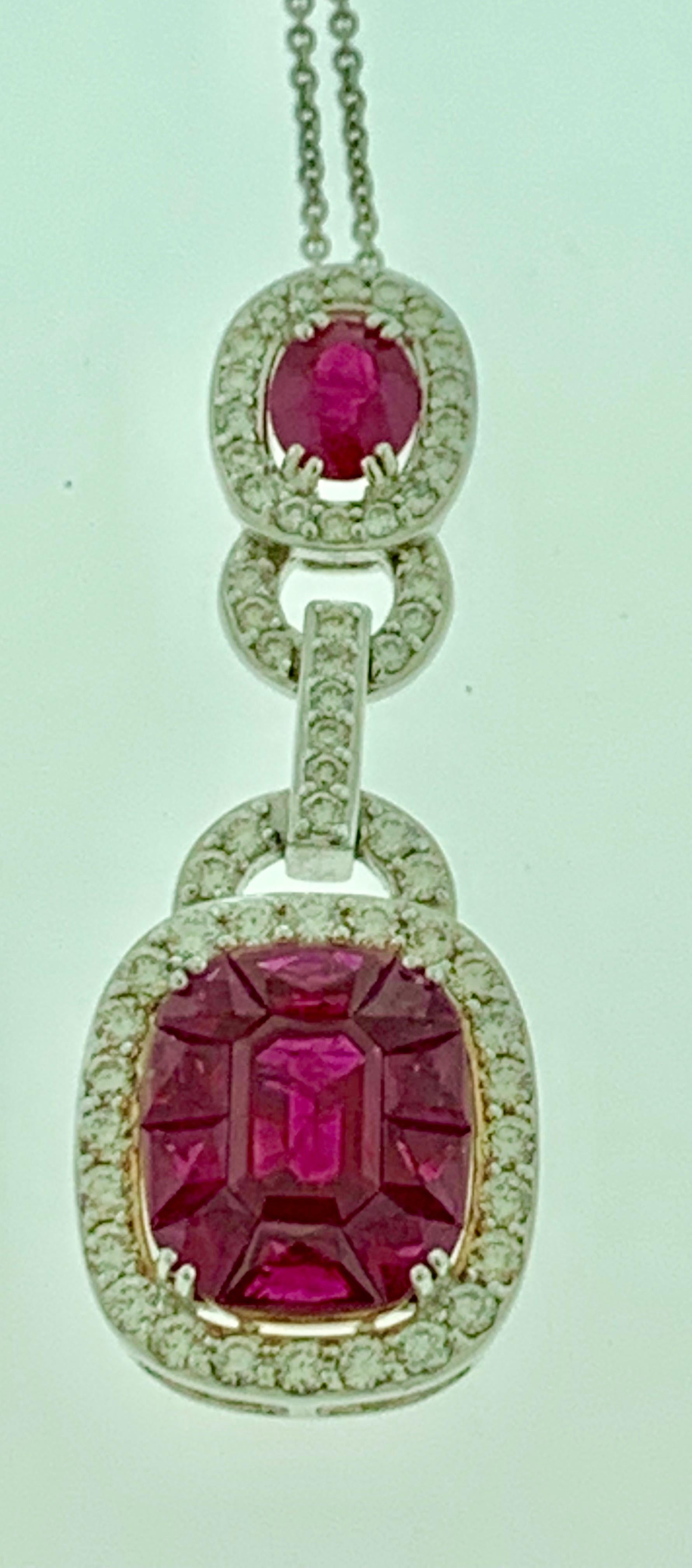 3.5 Carat Natural Burma Ruby and Diamond Pendant or Necklace in 18 Karat Gold For Sale 1