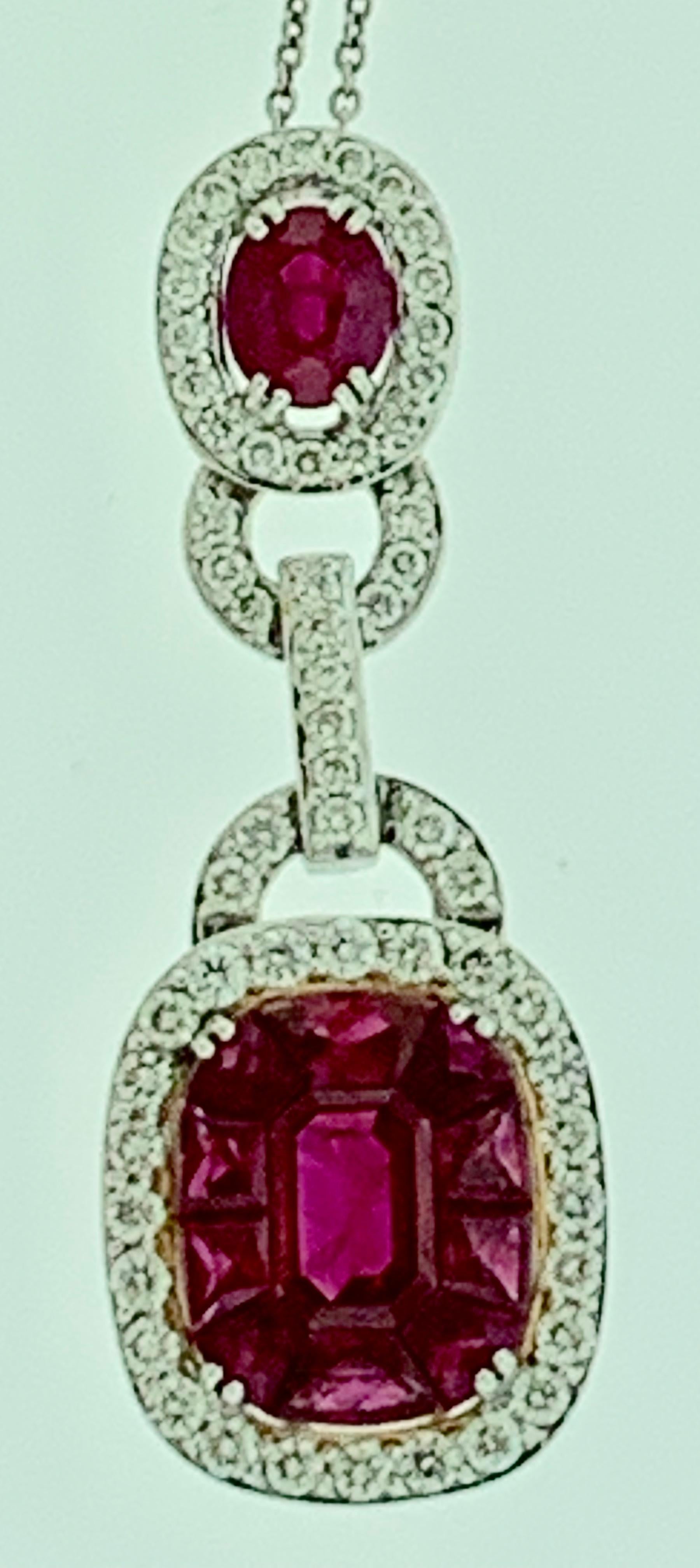 3.5 Carat Natural Burma Ruby and Diamond Pendant or Necklace in 18 Karat Gold For Sale 2