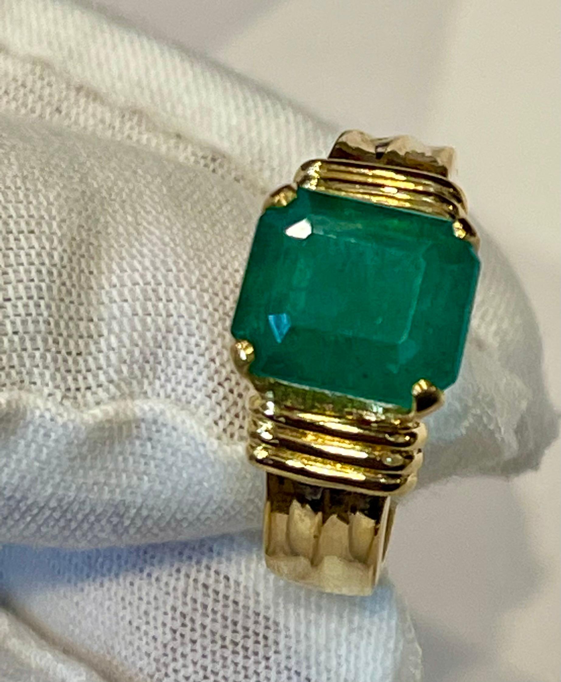 3.5 Carat Natural Emerald Cut Emerald Ring 18 Karat Yellow Gold In Excellent Condition In New York, NY
