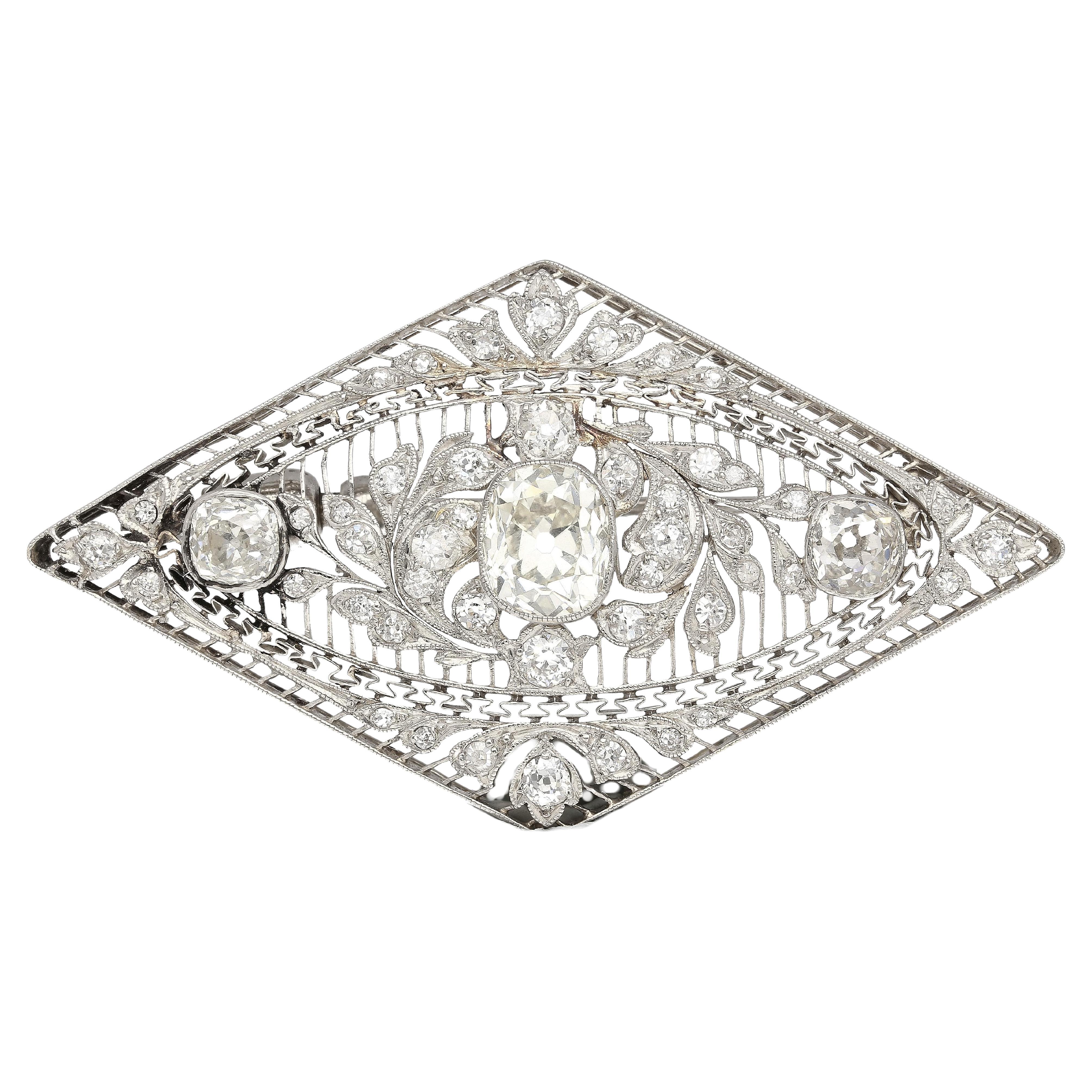 3.5 Carat Old European Cut Art Deco Diamond Brooch in Textured Filigree Platinum For Sale