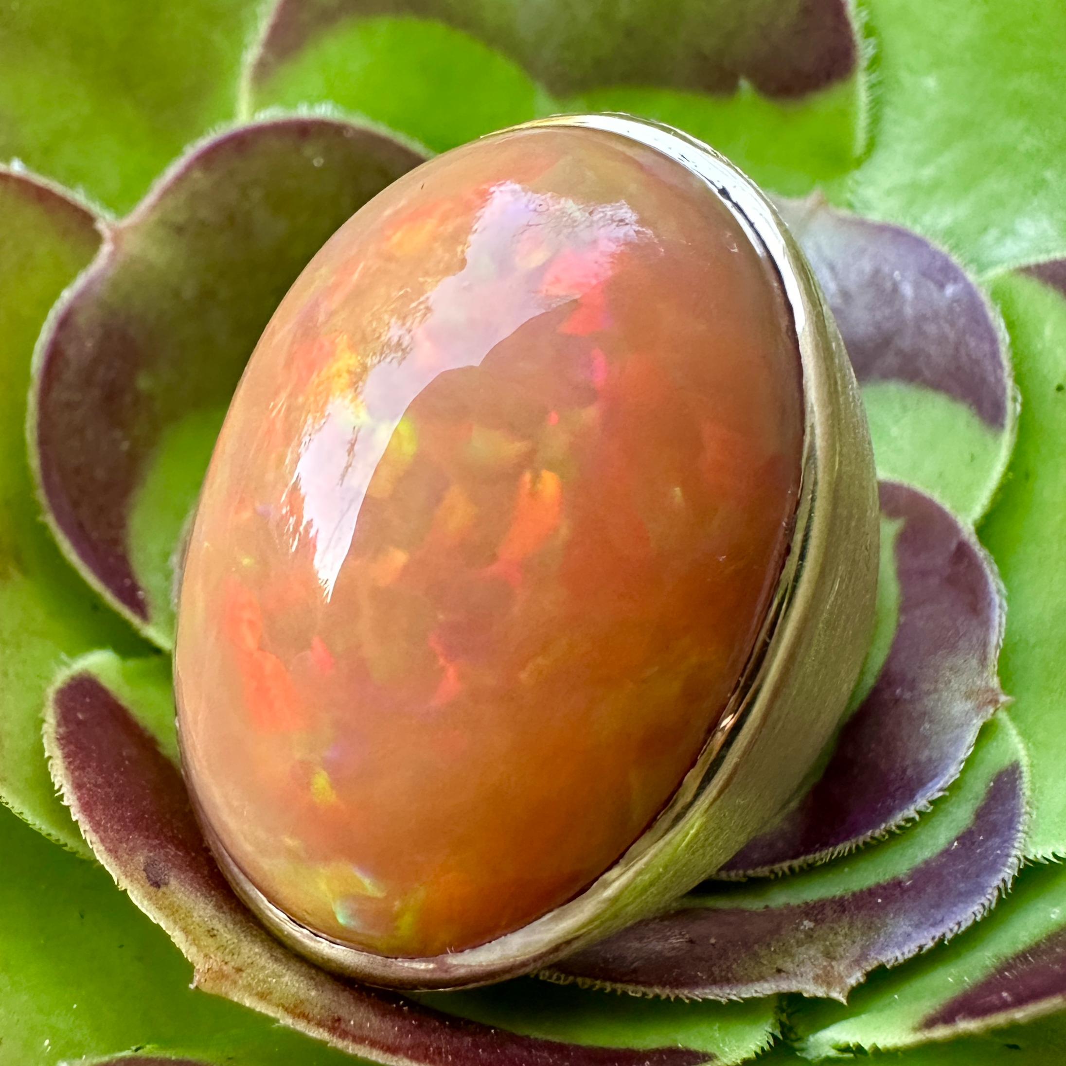 35 Carat Orange Ethiopian Opal in Brushed 18 Karat Yellow Gold Cocktail Ring For Sale 2