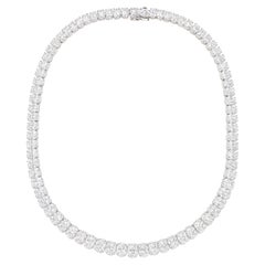 Collana tennis ovale graduata da 35 carati in platino