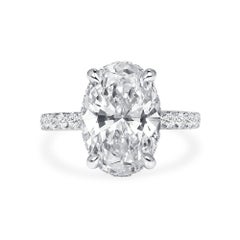 Anello con diamante ovale aureolato da 3,5 carati in oro bianco brillante 18 carati Nobiltà moderna