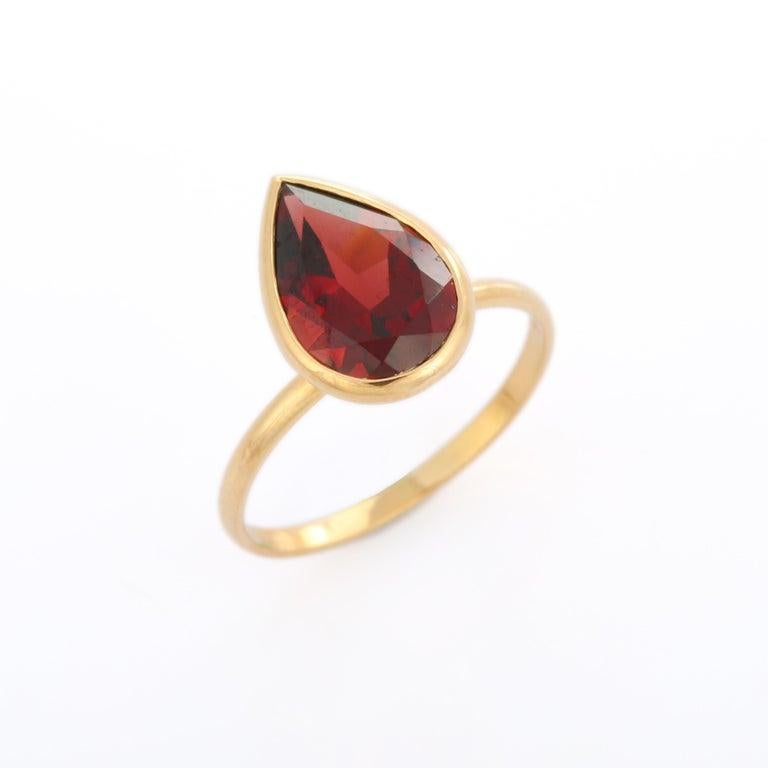 En vente :  Bague cocktail en or jaune 18 carats avec grenat taille poire de 3,5 carats 7