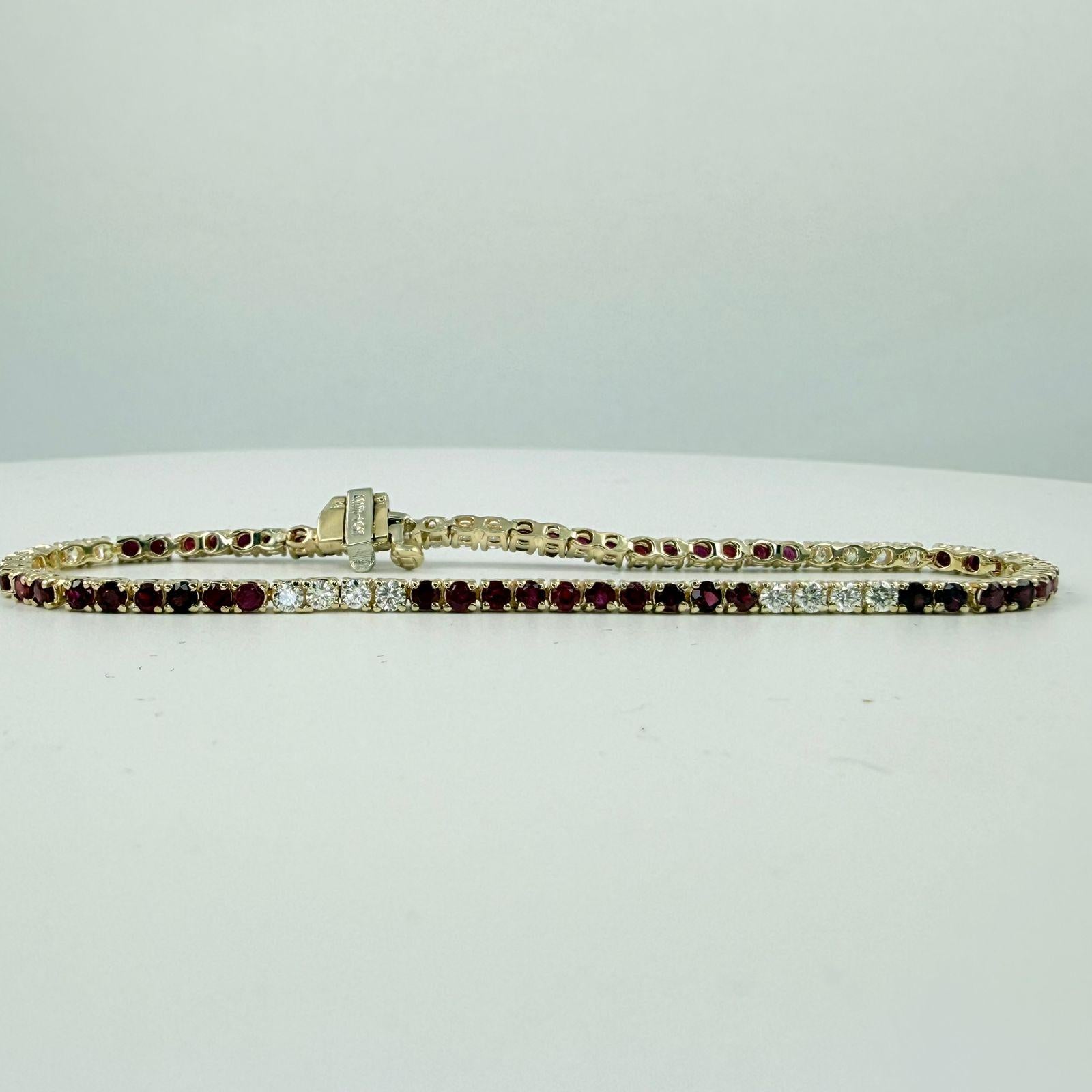 Pulsera de tenis de oro amarillo de 14 quilates con rubíes y diamantes de 3,5 quilates Contemporáneo en venta