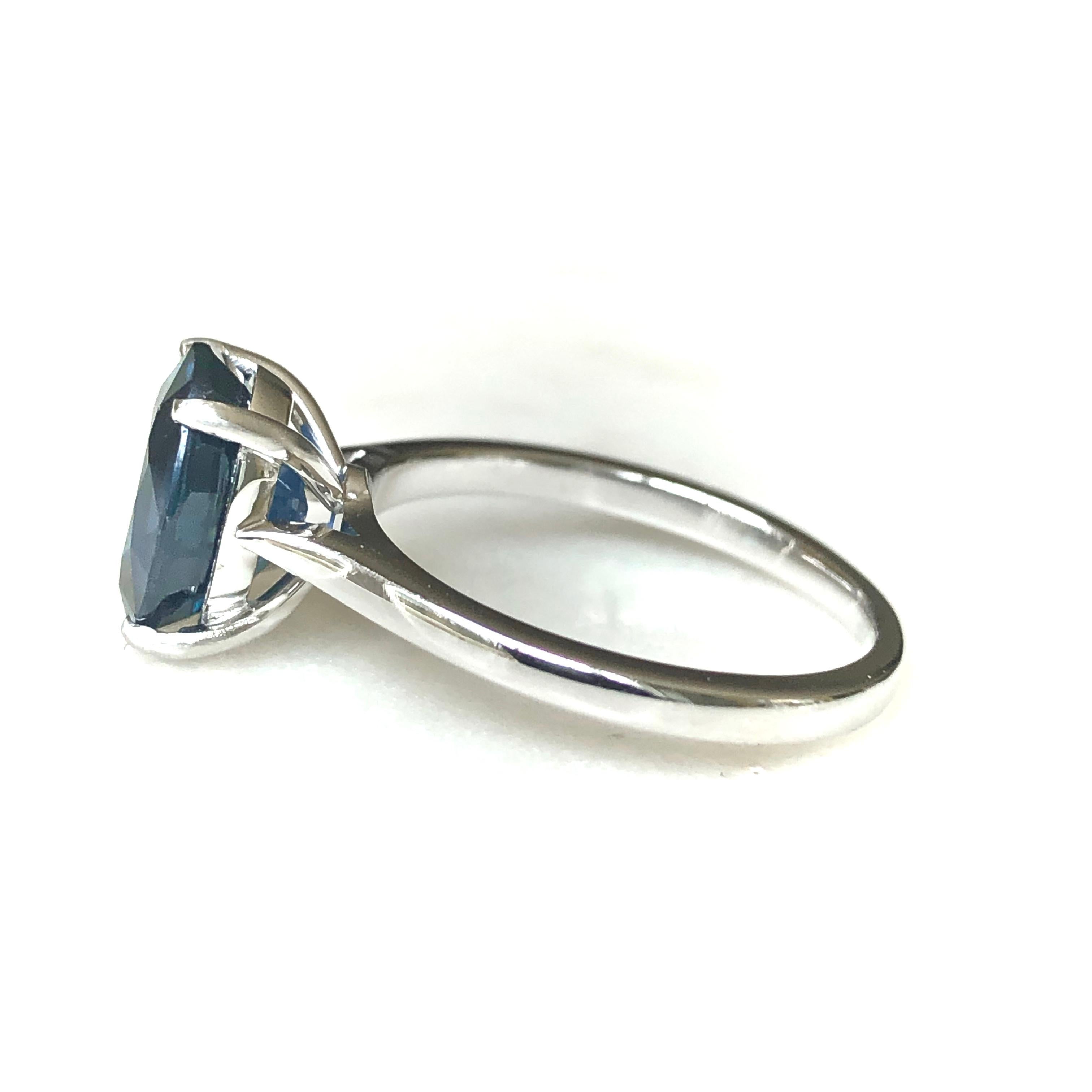 Contemporary 3.80 Carat Solitaire Engagement Sapphire Platinum Ring For Sale