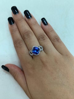 Sunita Nahata Tanzanita 3.50ct. Anillo de fantasía en oro blanco de 18 quilates con diamante.