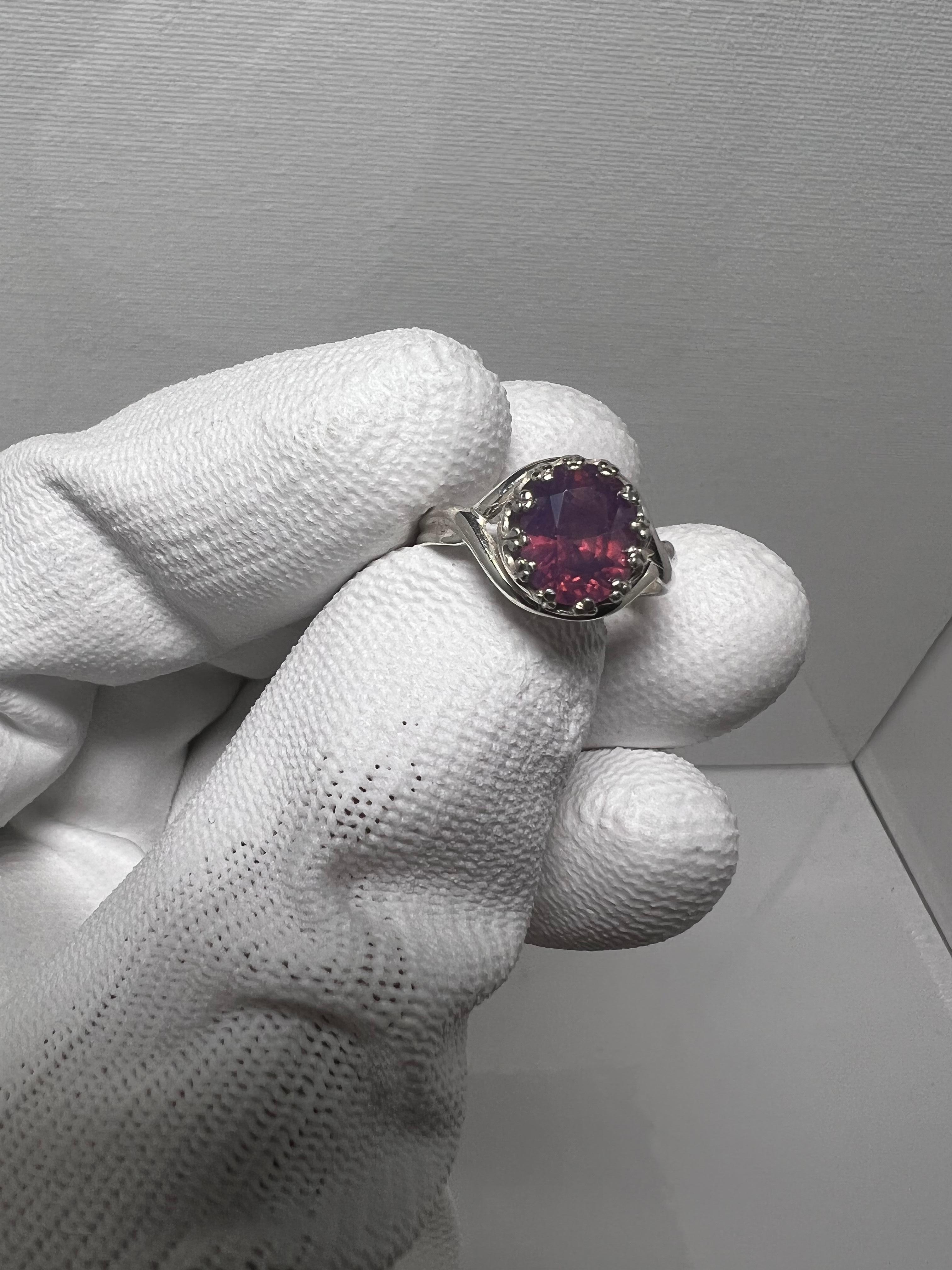 Oval Cut 3.5 Carat Vivid Reddish Pink with Blue Hue Kashmir Sapphire Silver Ring