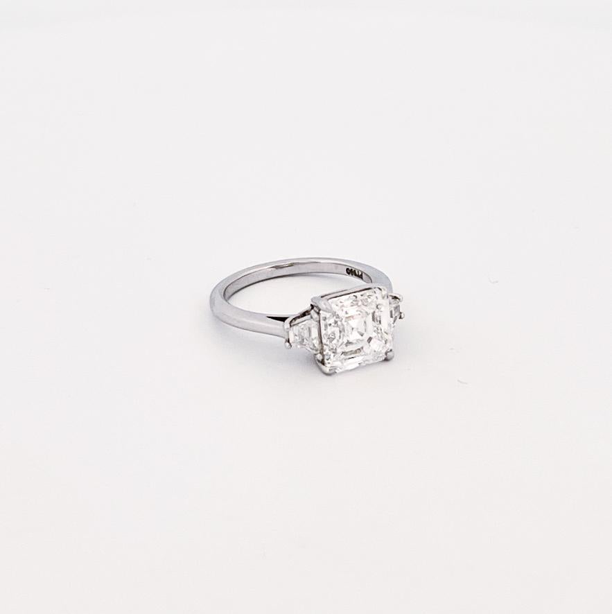 3,5 CT Asscher Cut Diamant 3 Stein Platin Verlobungsring im Angebot 5