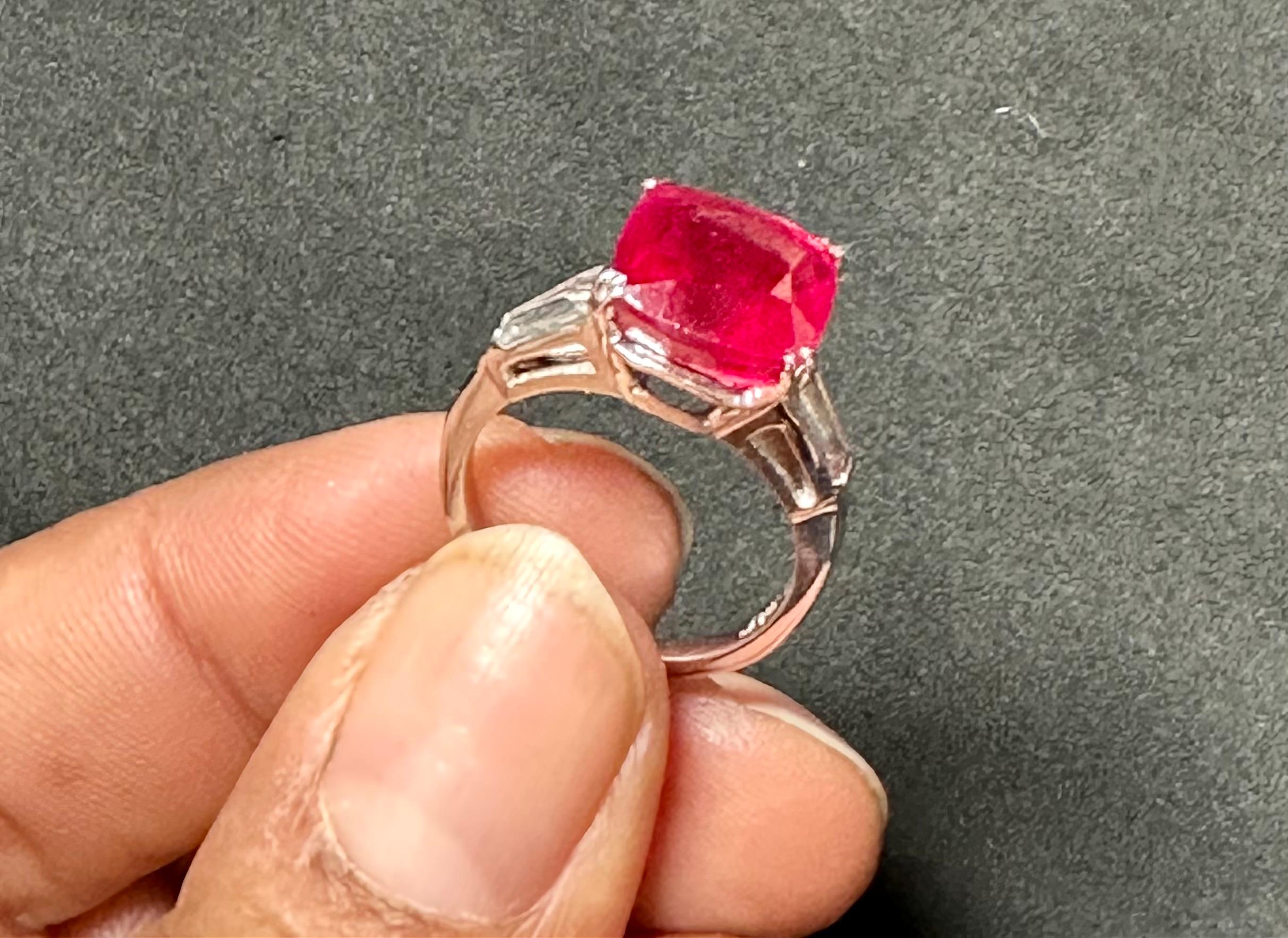 3.5 Ct Cushion Treated Ruby 14 Karat White Gold Ring With Two Baguette Diamonds For Sale 2