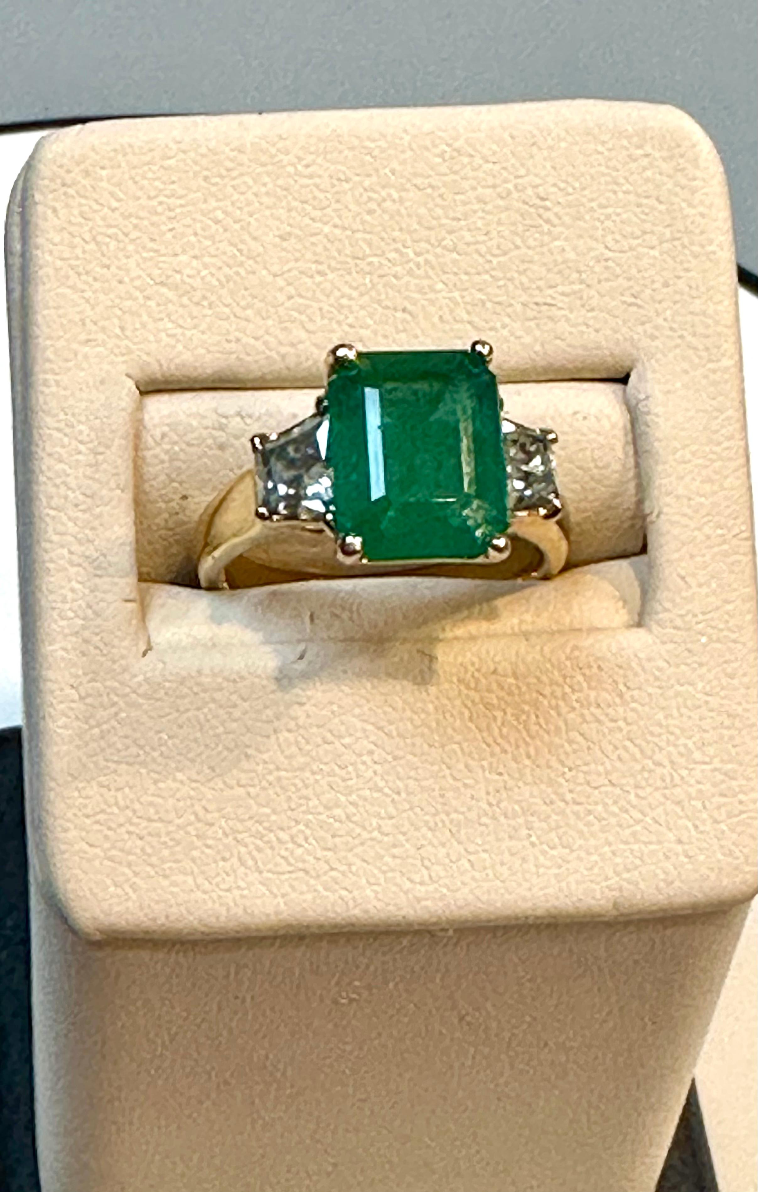 Women's 3.5 Ct Natural Emerald Cut Emerald and 1 Carat Diamond 14 Kt Yellow Gold Ring