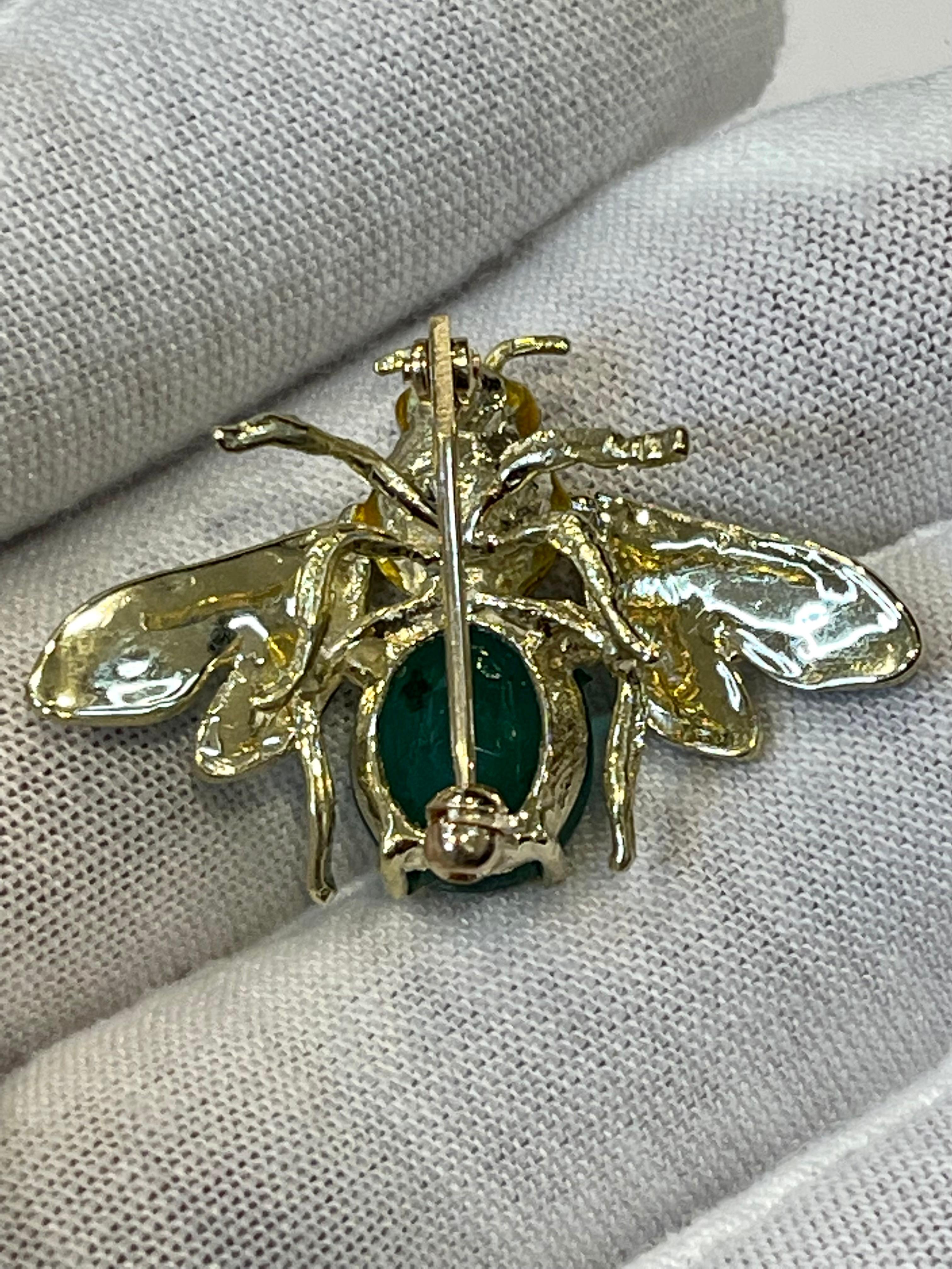 3.5 Ct Natural Oval Emerald Bug Brooch /Pin 14 Karat Yellow Gold 7.7 Gm, Enamel In Excellent Condition In New York, NY