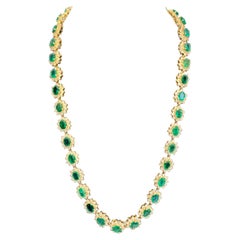 Collier de 35 carats d'émeraude naturelle de Zambie et de 20 carats de forme ovale de 17 pouces