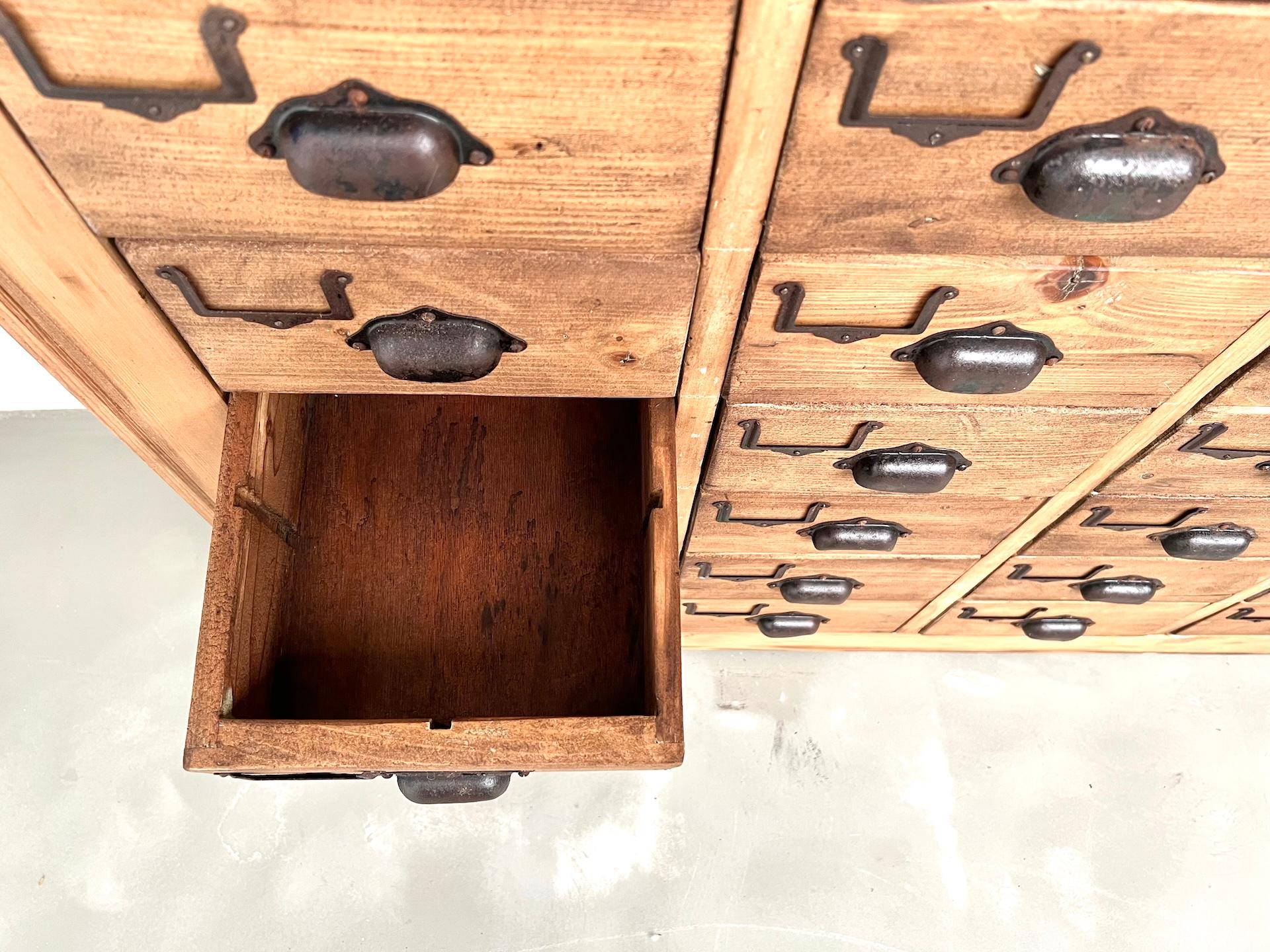 35 drawers craft cabinet, Circa 1950 For Sale 12