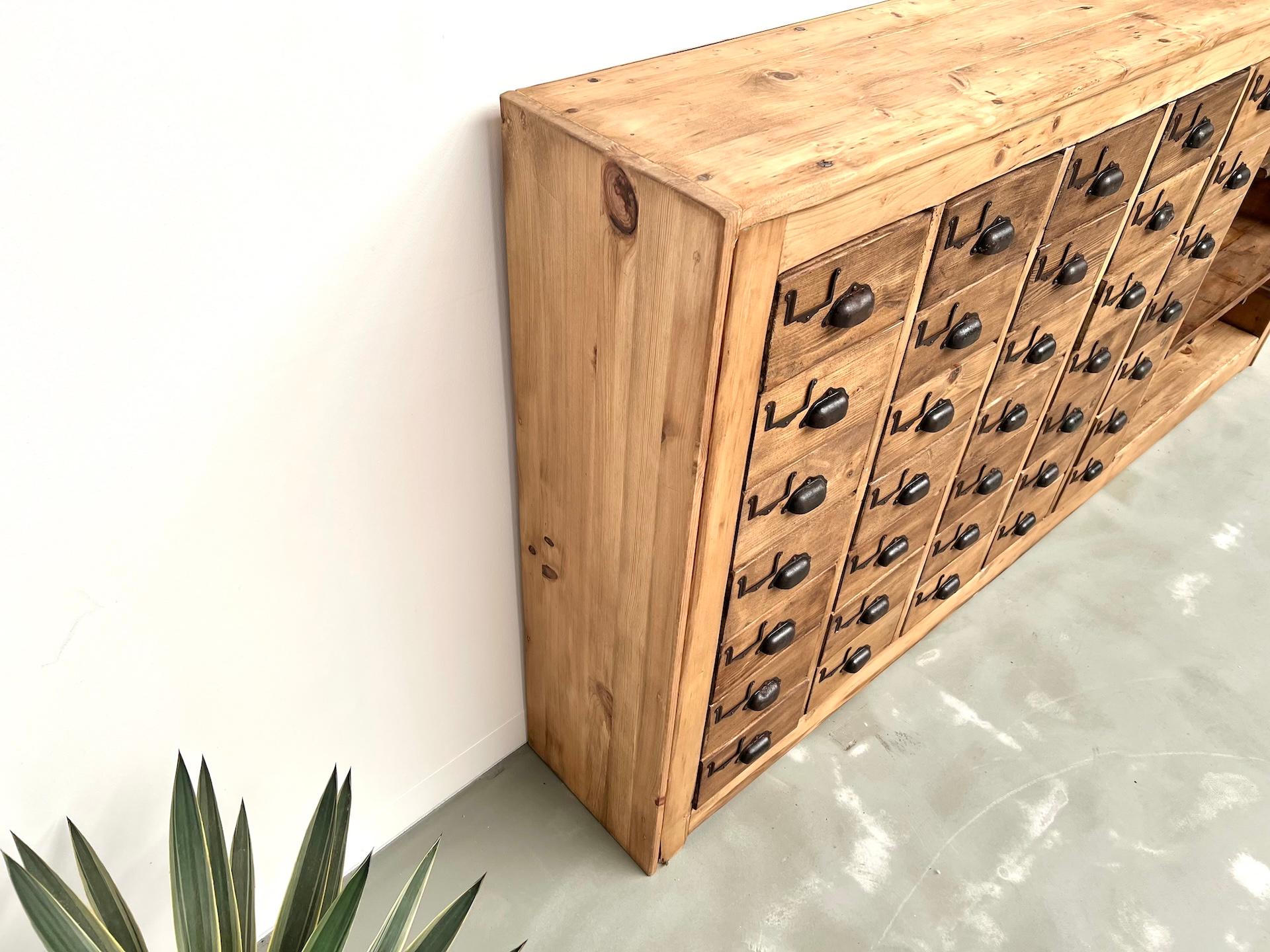 35 drawers craft cabinet, Circa 1950 For Sale 13