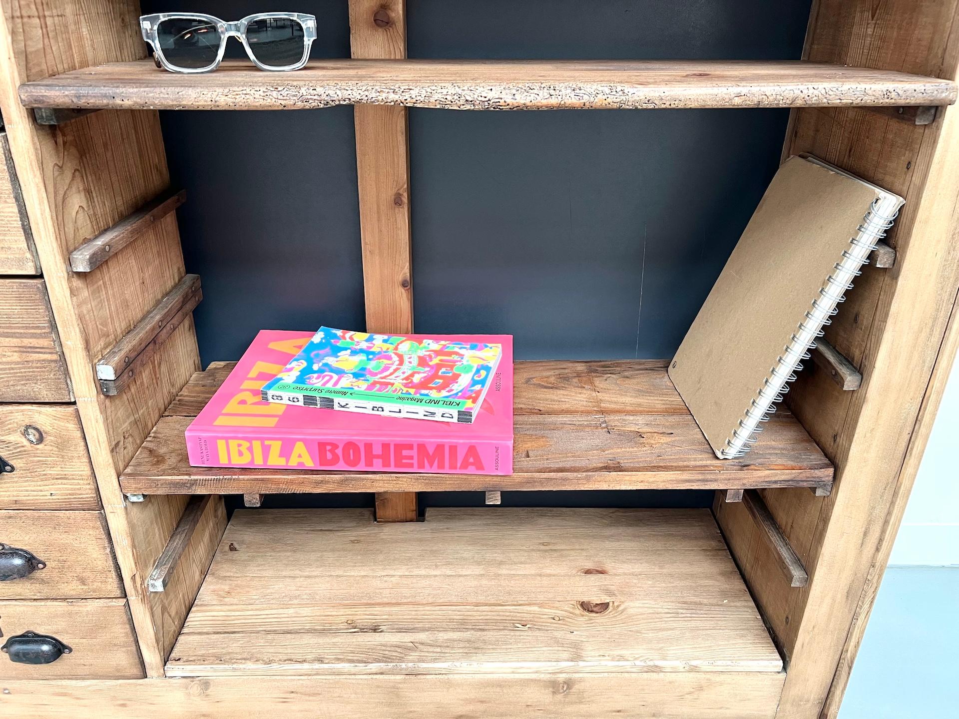 35 drawers craft cabinet, Circa 1950 In Good Condition For Sale In LYON, FR
