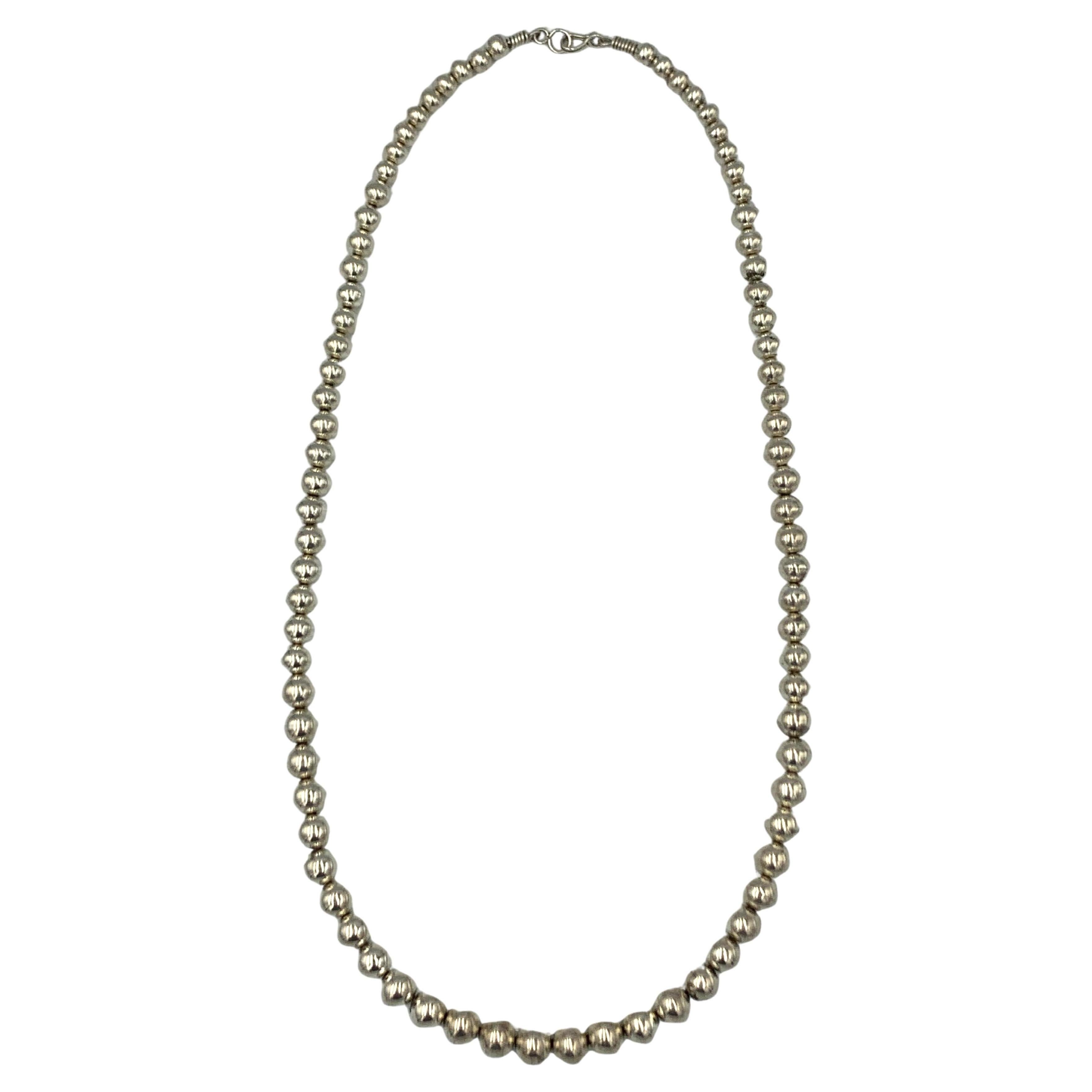 Collar de plata de ley con perlas navajo de 35" de Danny Jackson