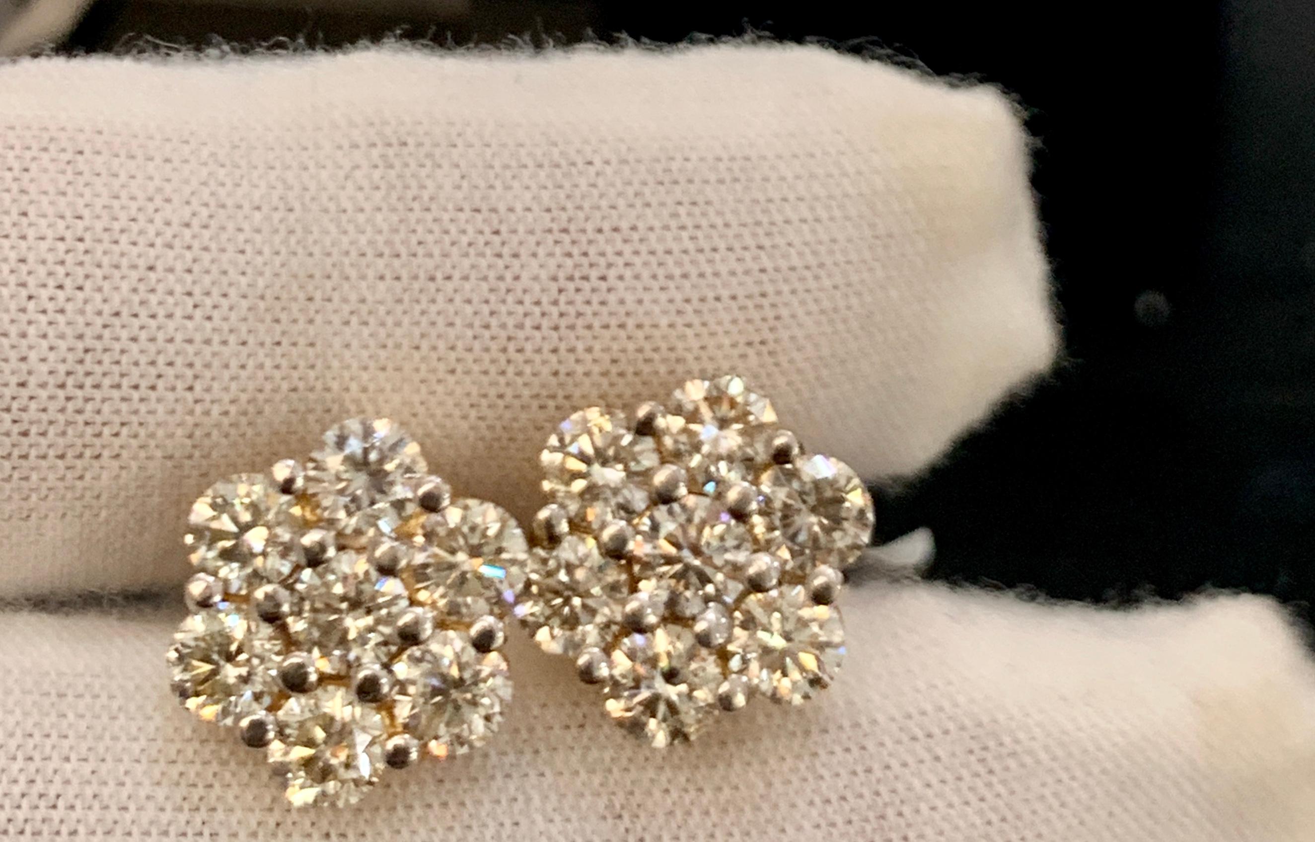 3.50 Carat, 7 Diamond Floral Cluster Flower Stud Earrings in 18 Karat Gold 3