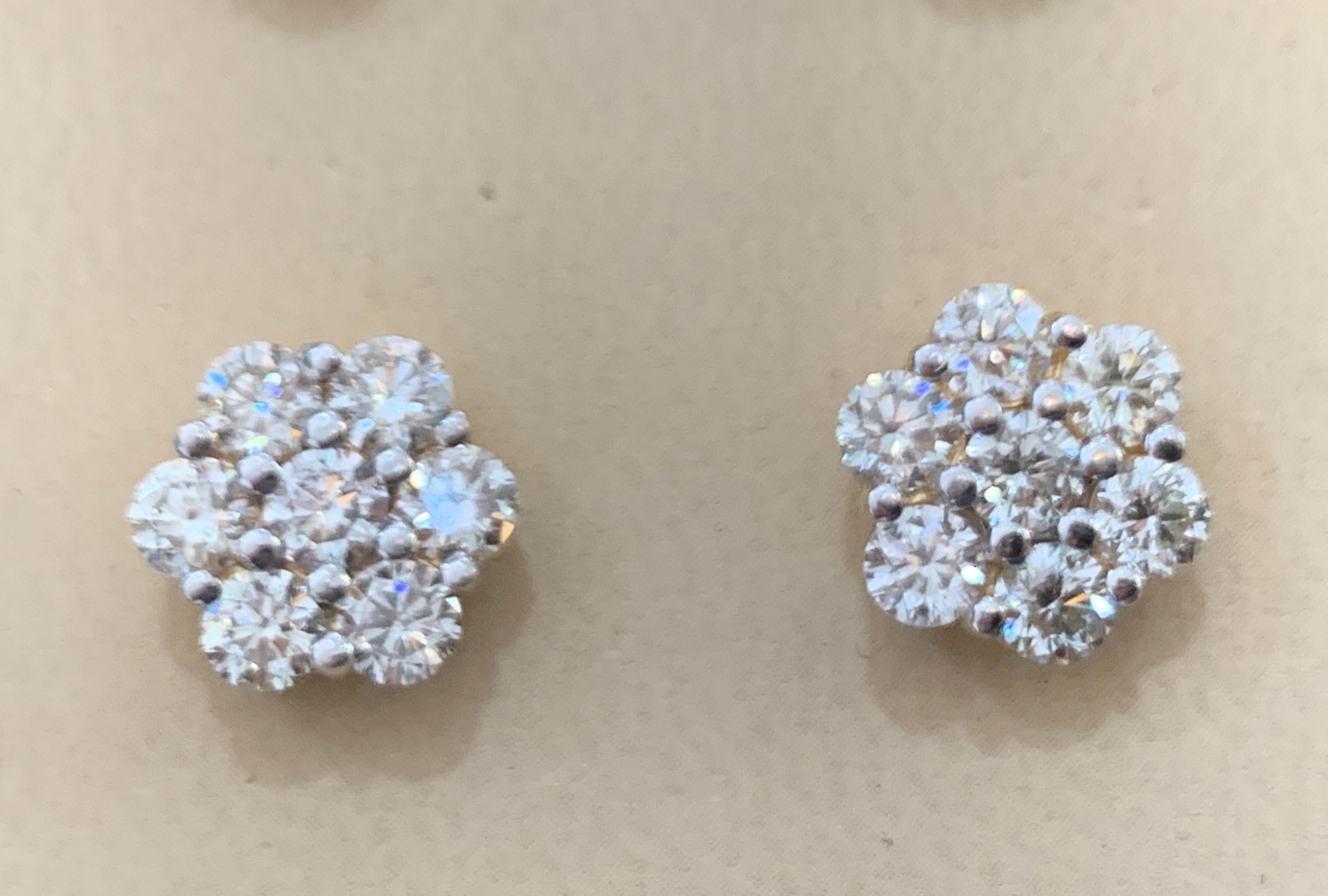 Women's 3.50 Carat, 7 Diamond Floral Cluster Flower Stud Earrings in 18 Karat Gold