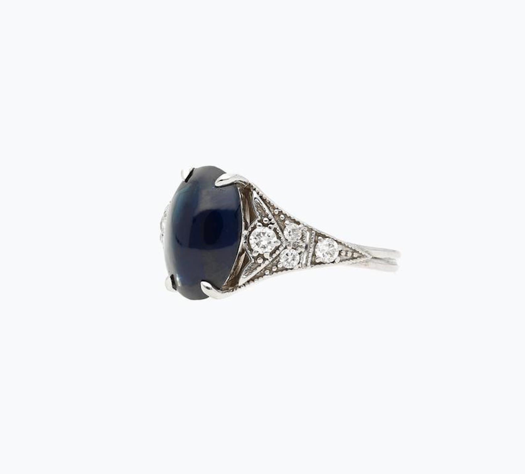 Women's or Men's 3.50 Carat Art Deco Cabochon-Cut Ceylon Sri Lanka Blue Sapphire and Diamond Ring