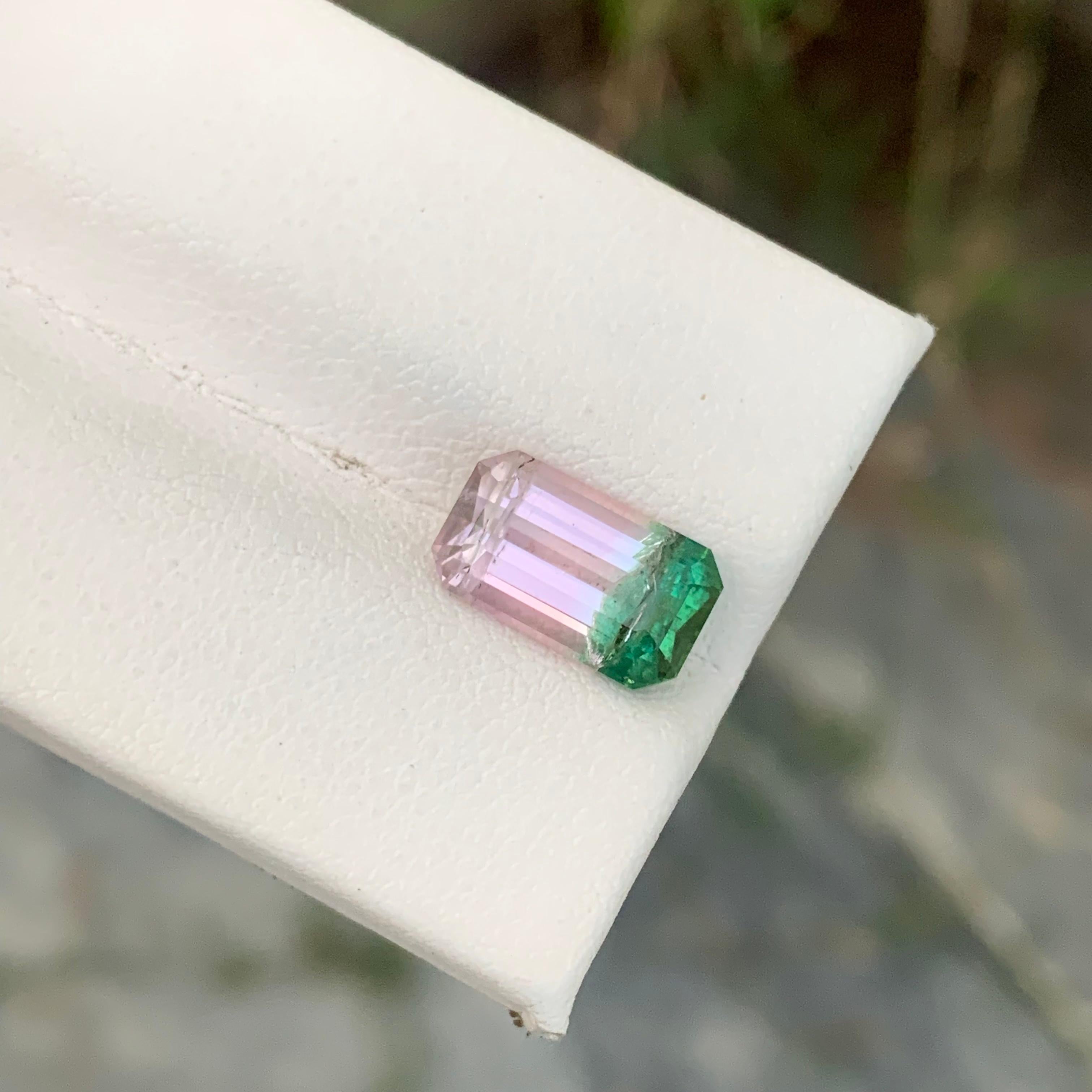 3,50 Karat mundgeblasener rosa und grüner zweifarbiger Turmalin im Smaragdschliff 26