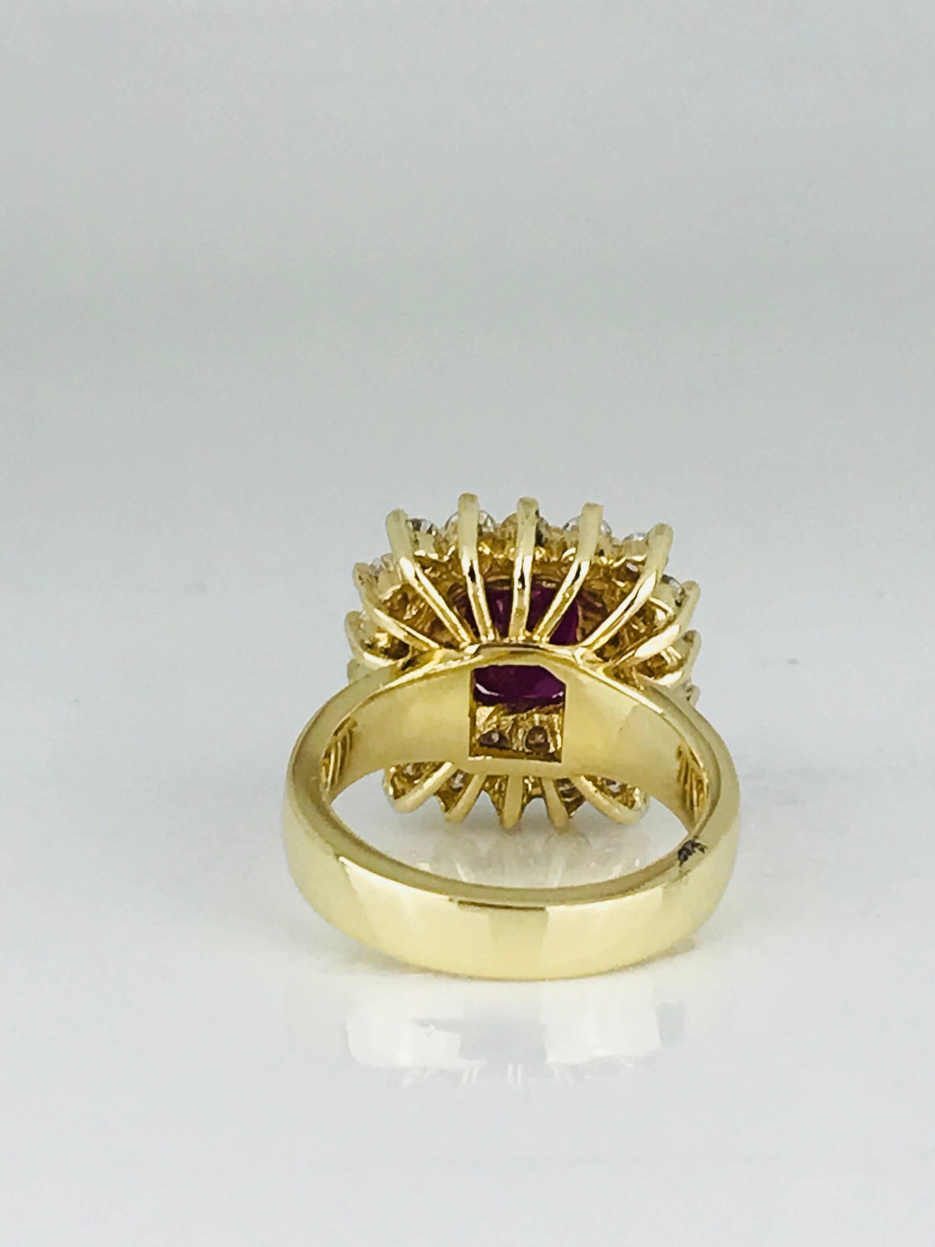 3.50 Carat Burmese Ruby, 1.50 Carat VS Diamond, Contemporary 18 Karat Gold Ring For Sale 5