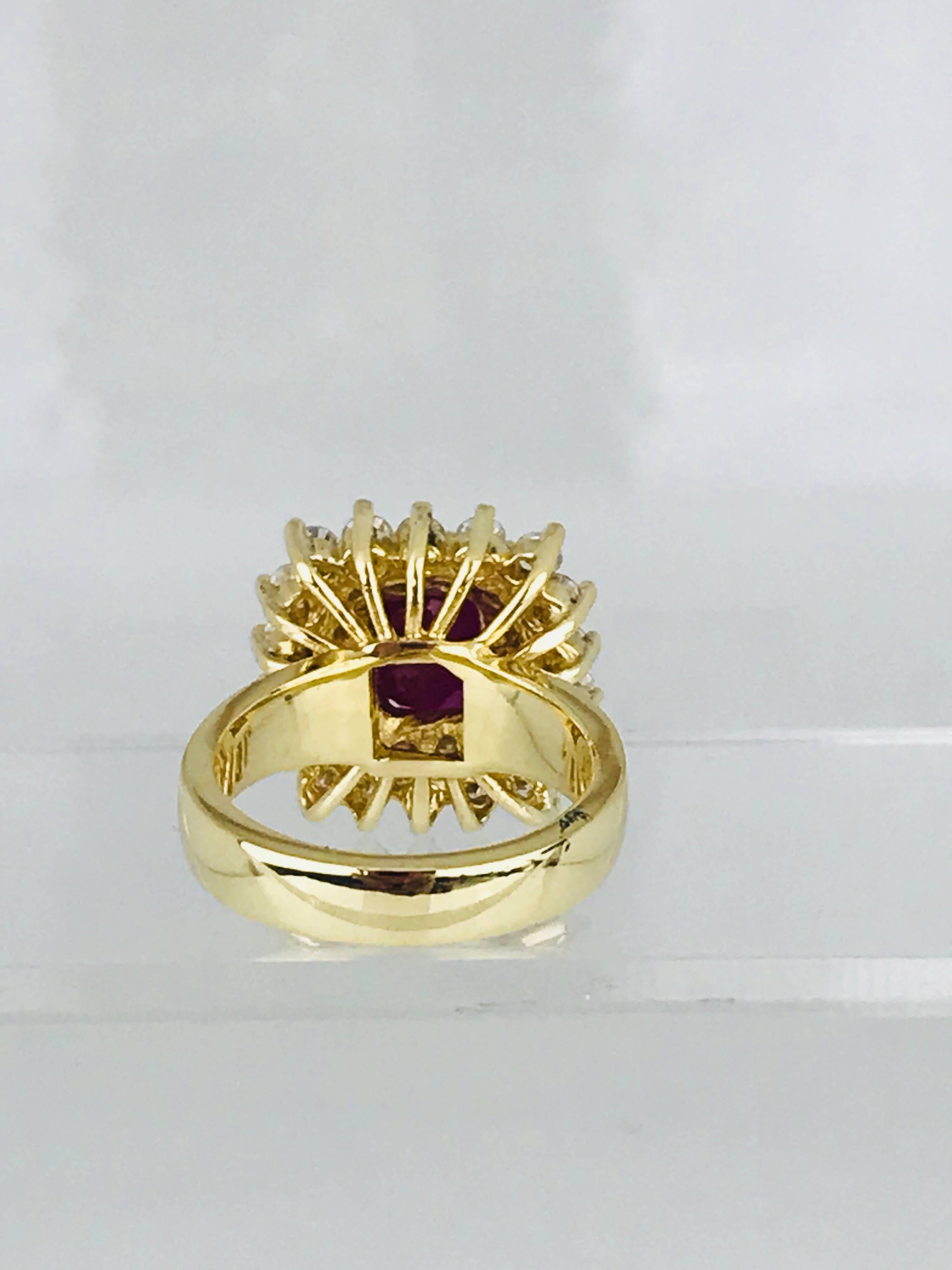 Women's or Men's 3.50 Carat Burmese Ruby, 1.50 Carat VS Diamond, Contemporary 18 Karat Gold Ring For Sale