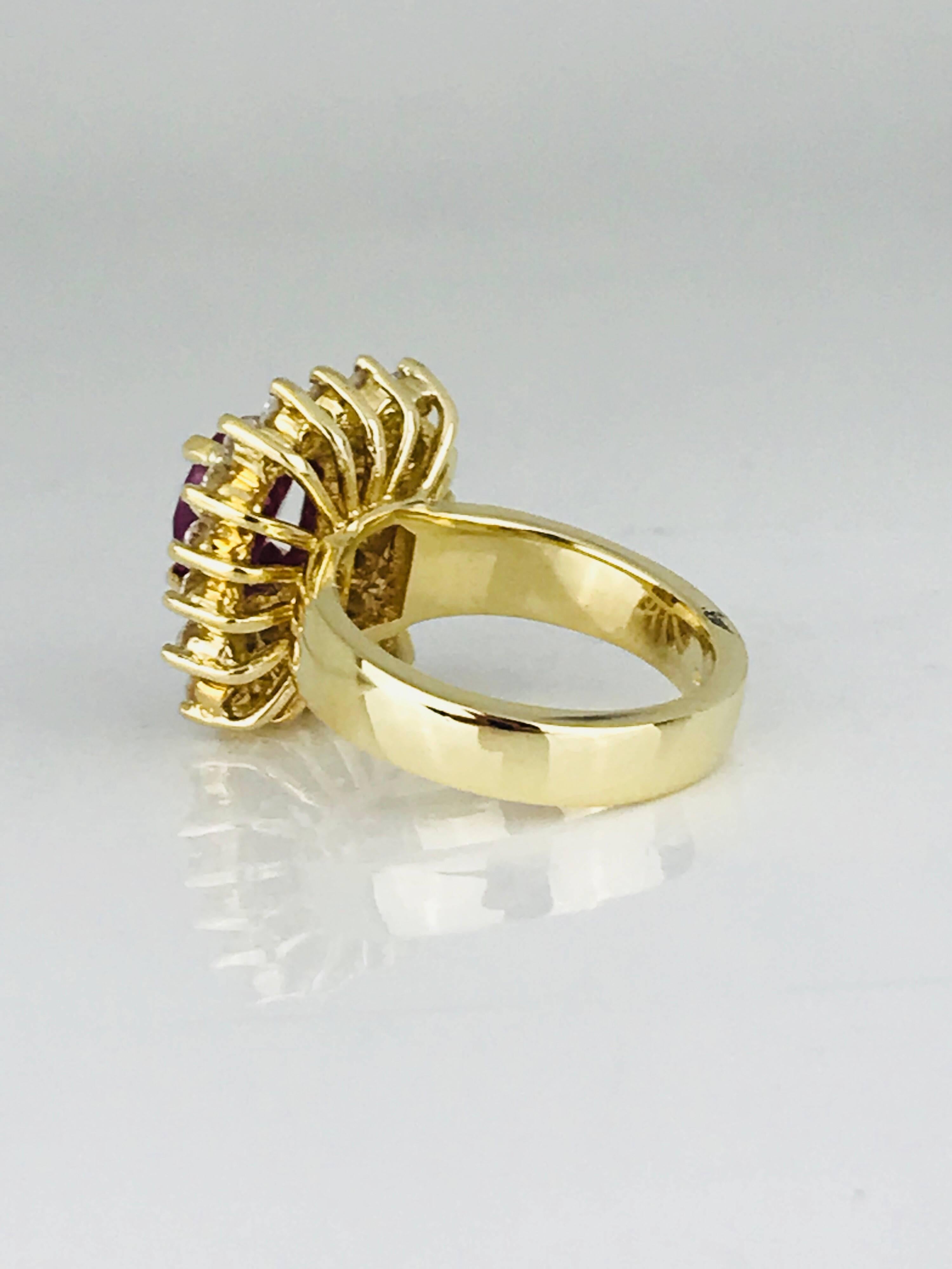 3.50 Carat Burmese Ruby, 1.50 Carat VS Diamond, Contemporary 18 Karat Gold Ring For Sale 4