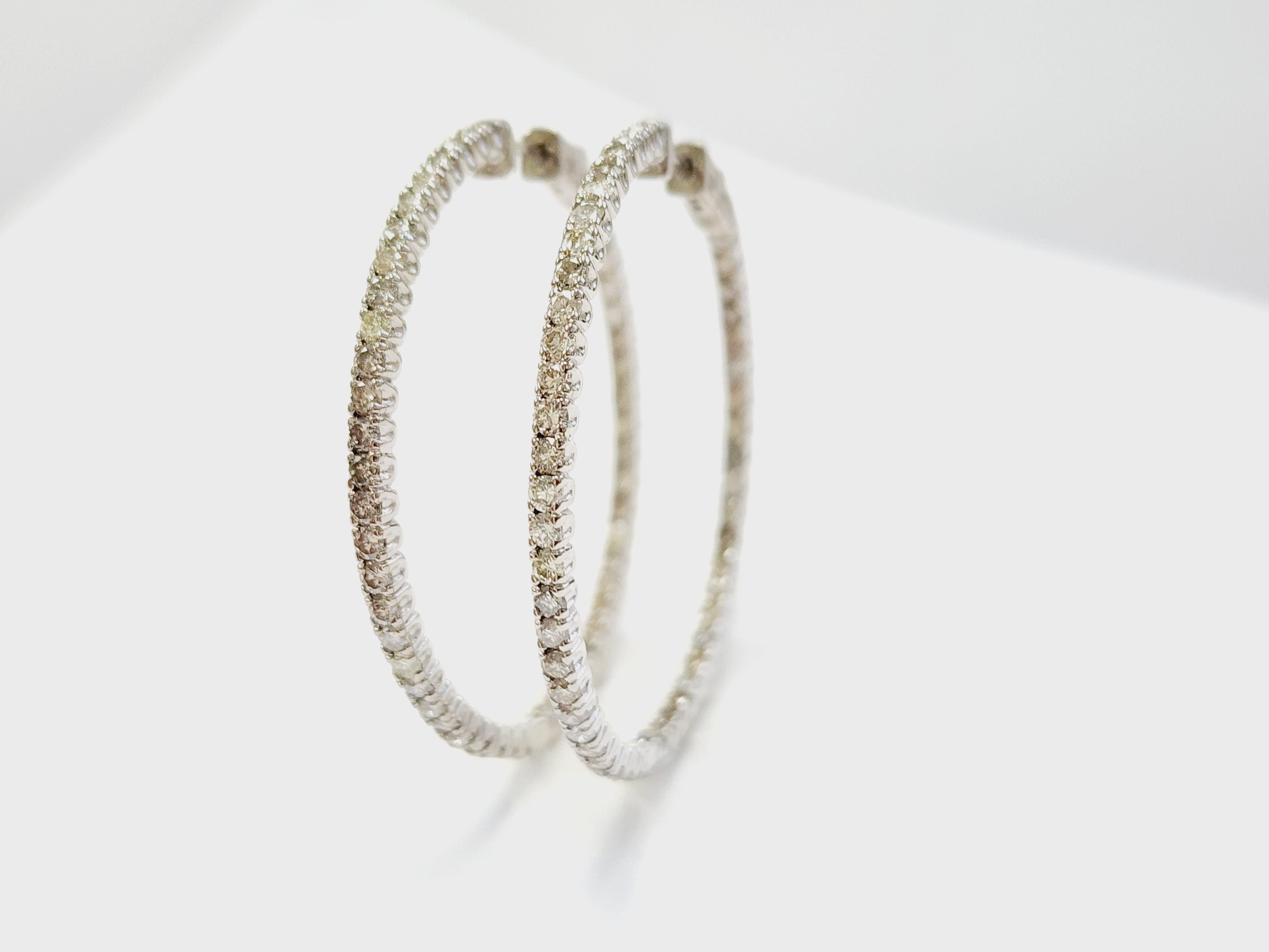 Pendientes de aro de oro blanco de 14 quilates con diamante natural en el interior - 1,50