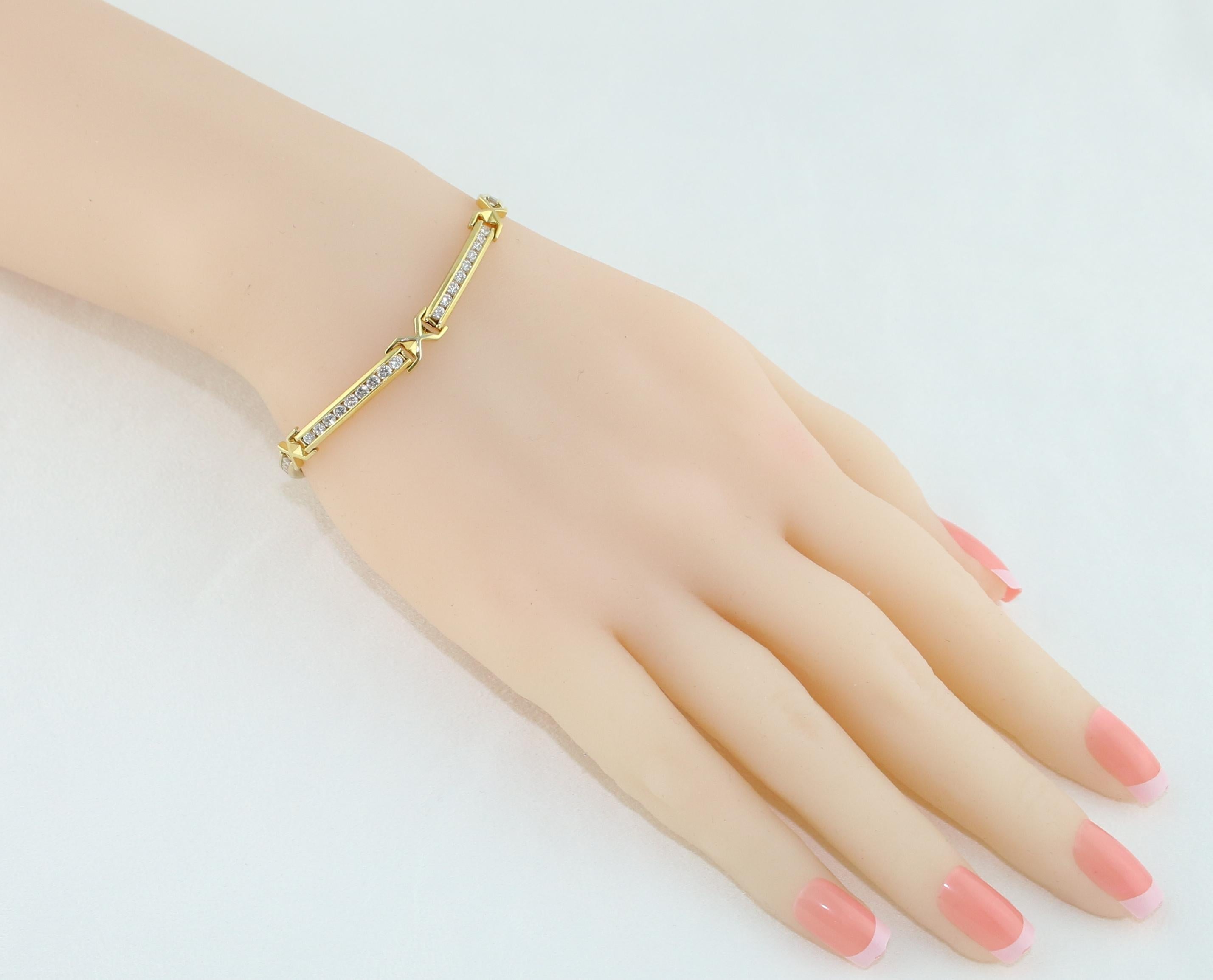 Contemporaneo Bracciale Tennis in oro giallo con diamante da 3.50 carati in vendita