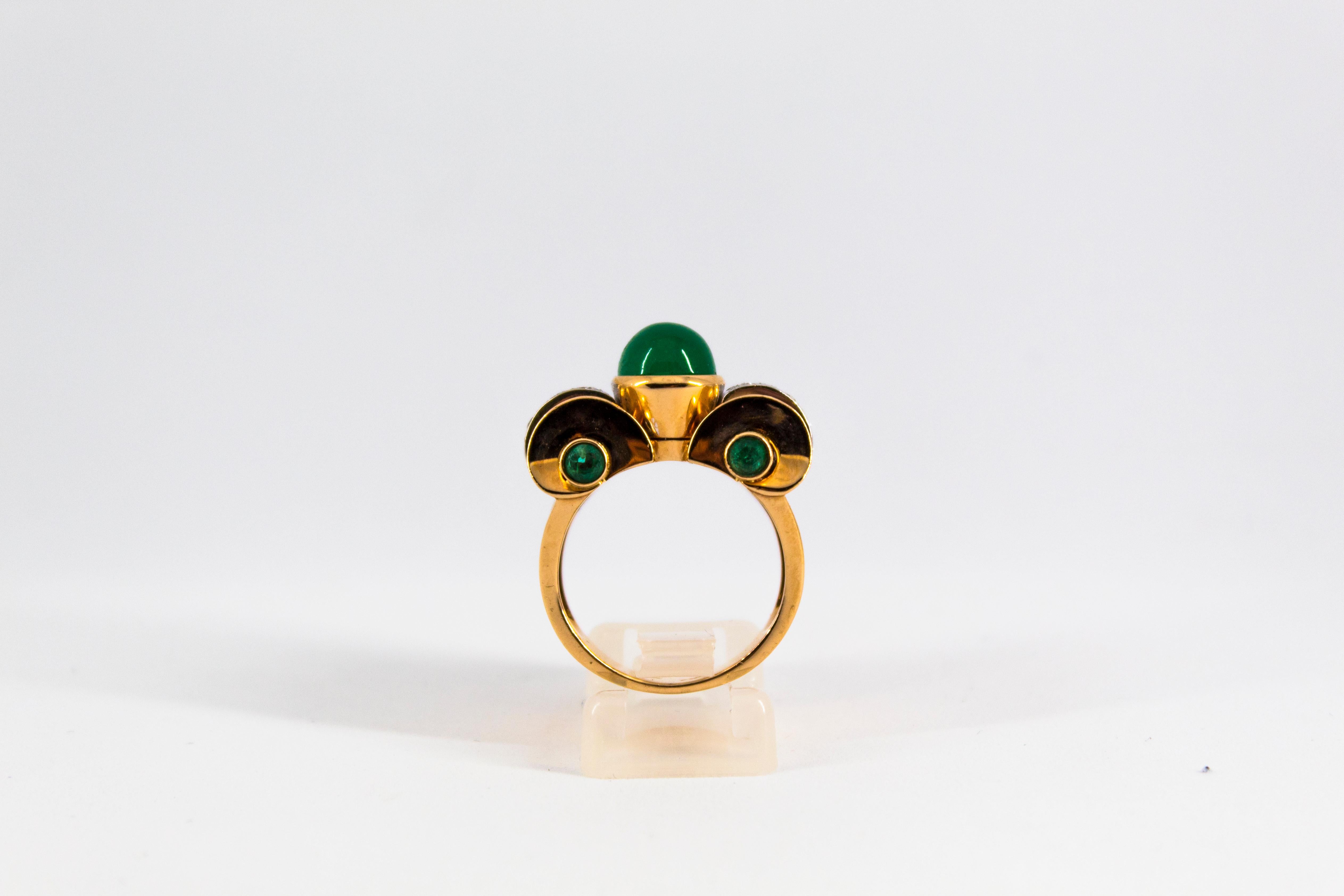 Women's or Men's 3.50 Carat Emerald 0.50 Carat White Diamond Yellow Gold Cocktail Ring For Sale