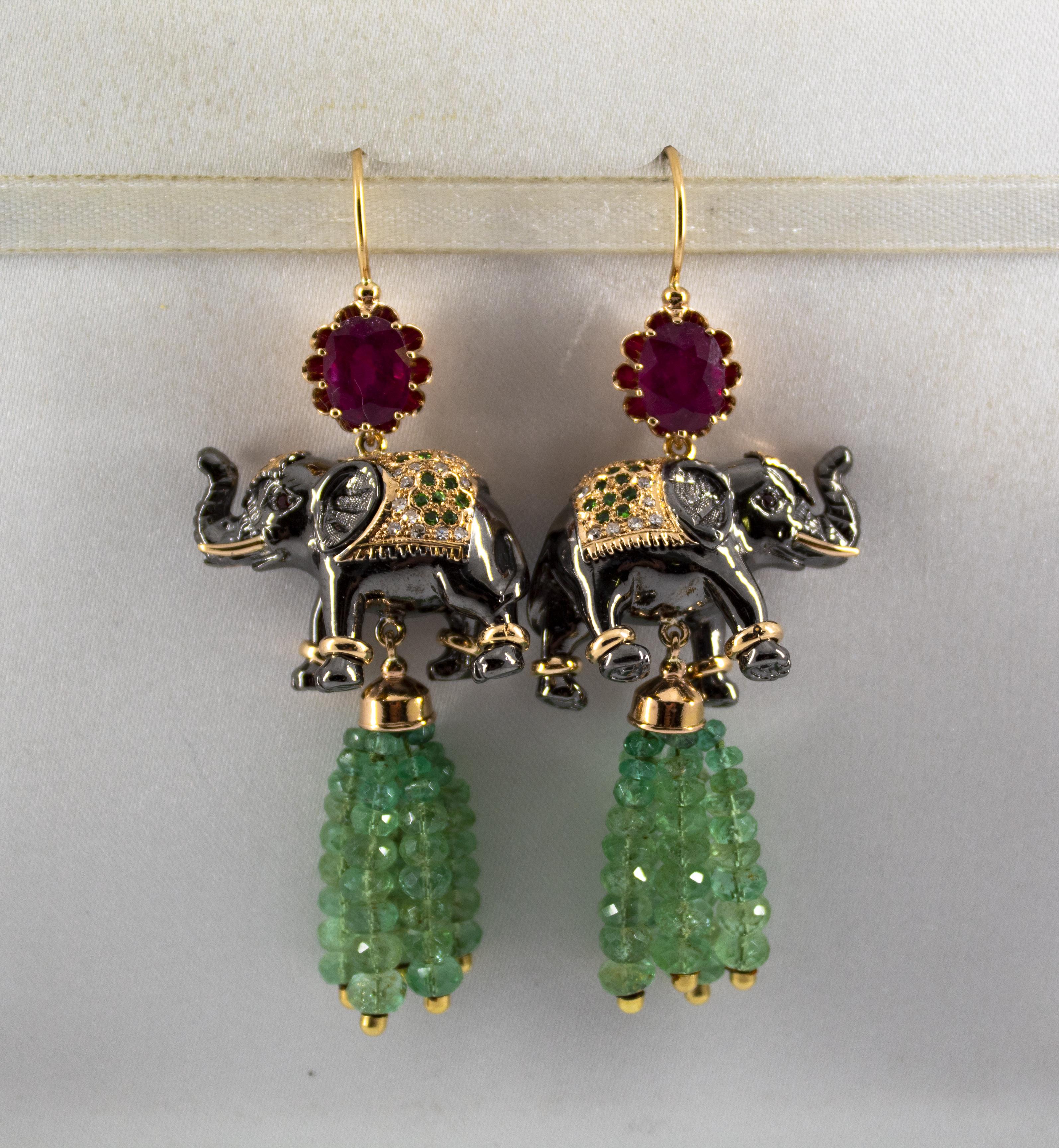 35.0 Carat Emerald 6.20 Carat Ruby Diamond Yellow Gold Elephant Stud Earrings (Renaissance)