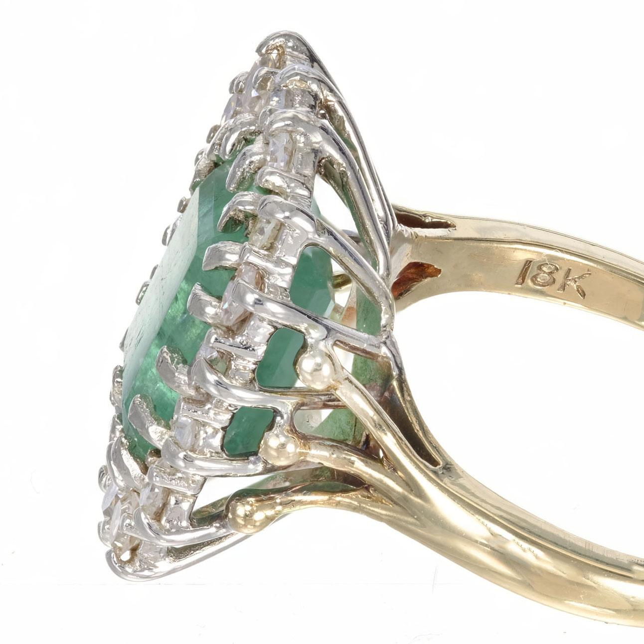 3.50 Carat Green Emerald Round Diamond Halo Gold Ring In Good Condition In Stamford, CT