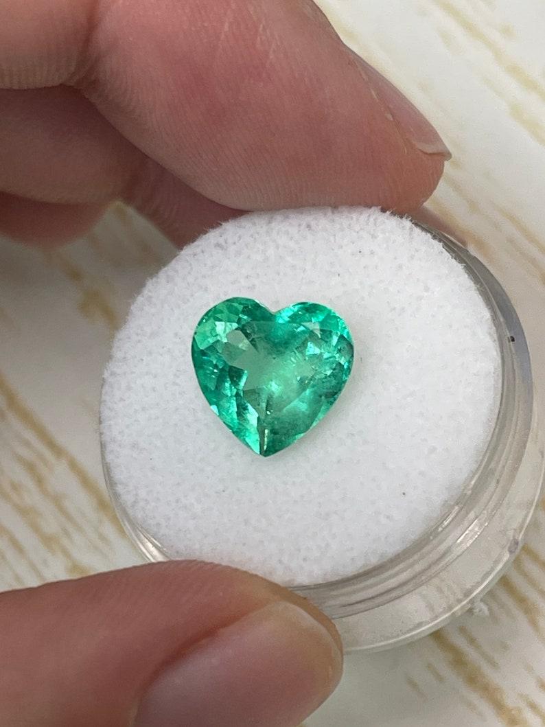 3.50 Carat Heart-Cut Colombian Emerald  Bubbly Green 10.2x10.5 Loose Gem In New Condition For Sale In Jupiter, FL